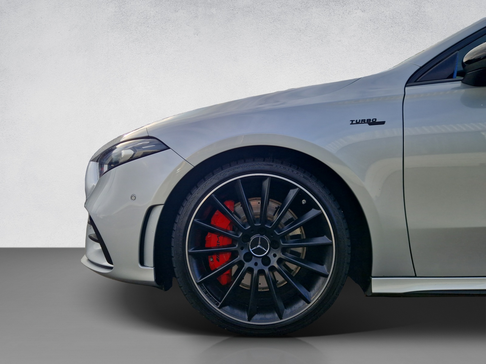 MERCEDES-BENZ A 35 AMG 4Matic-image-5