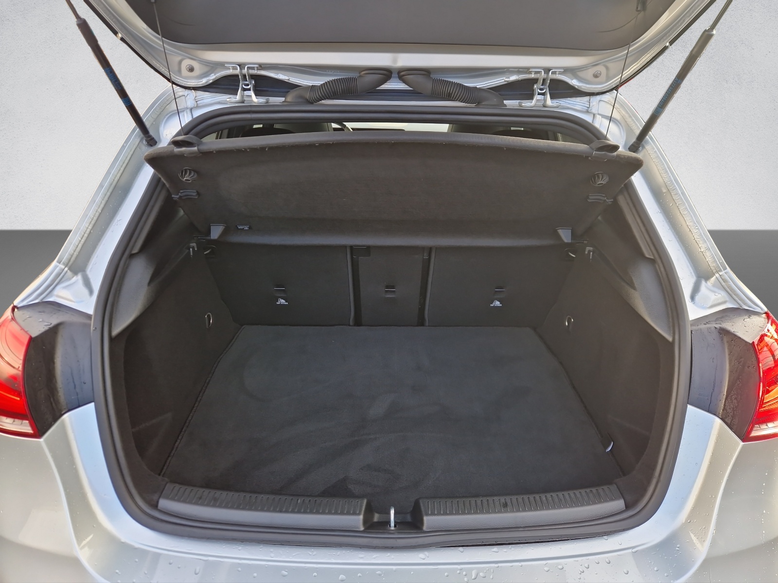 MERCEDES-BENZ A 35 AMG 4Matic-image-6