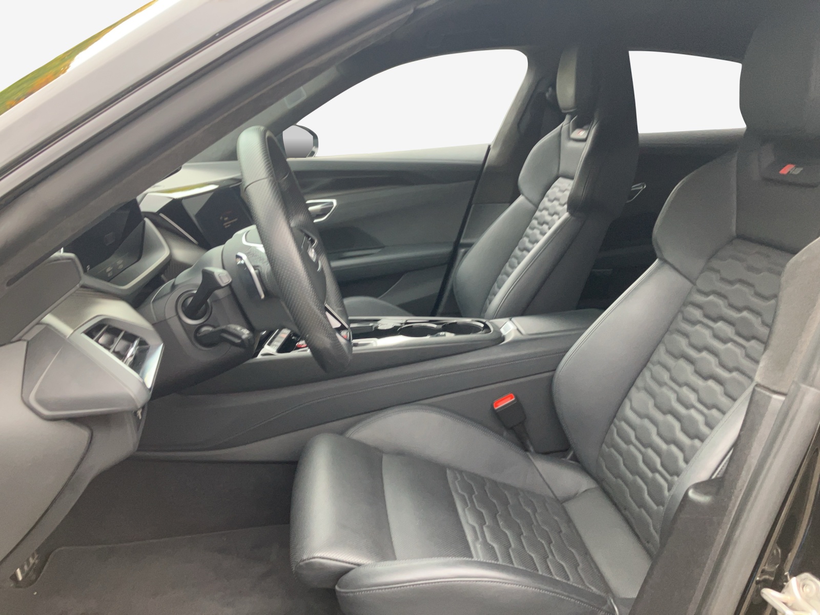 AUDI RS e-tron GT quattro-image-8
