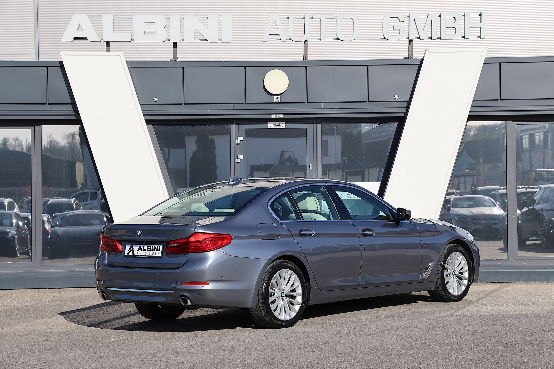 BMW 530d Luxury Line *Traumausstattung* Steptronic-image-2