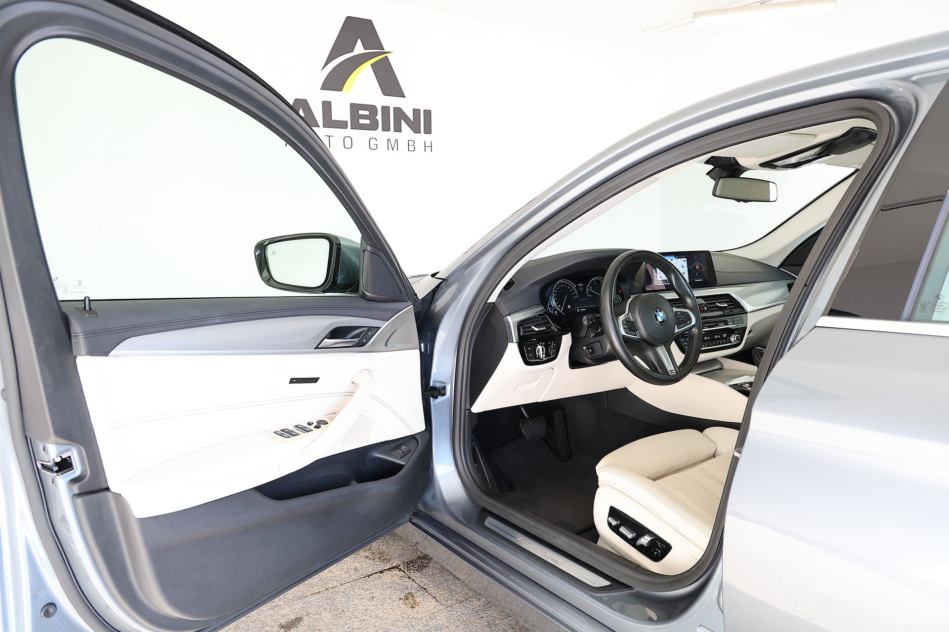 BMW 530d Luxury Line *Traumausstattung* Steptronic-image-4