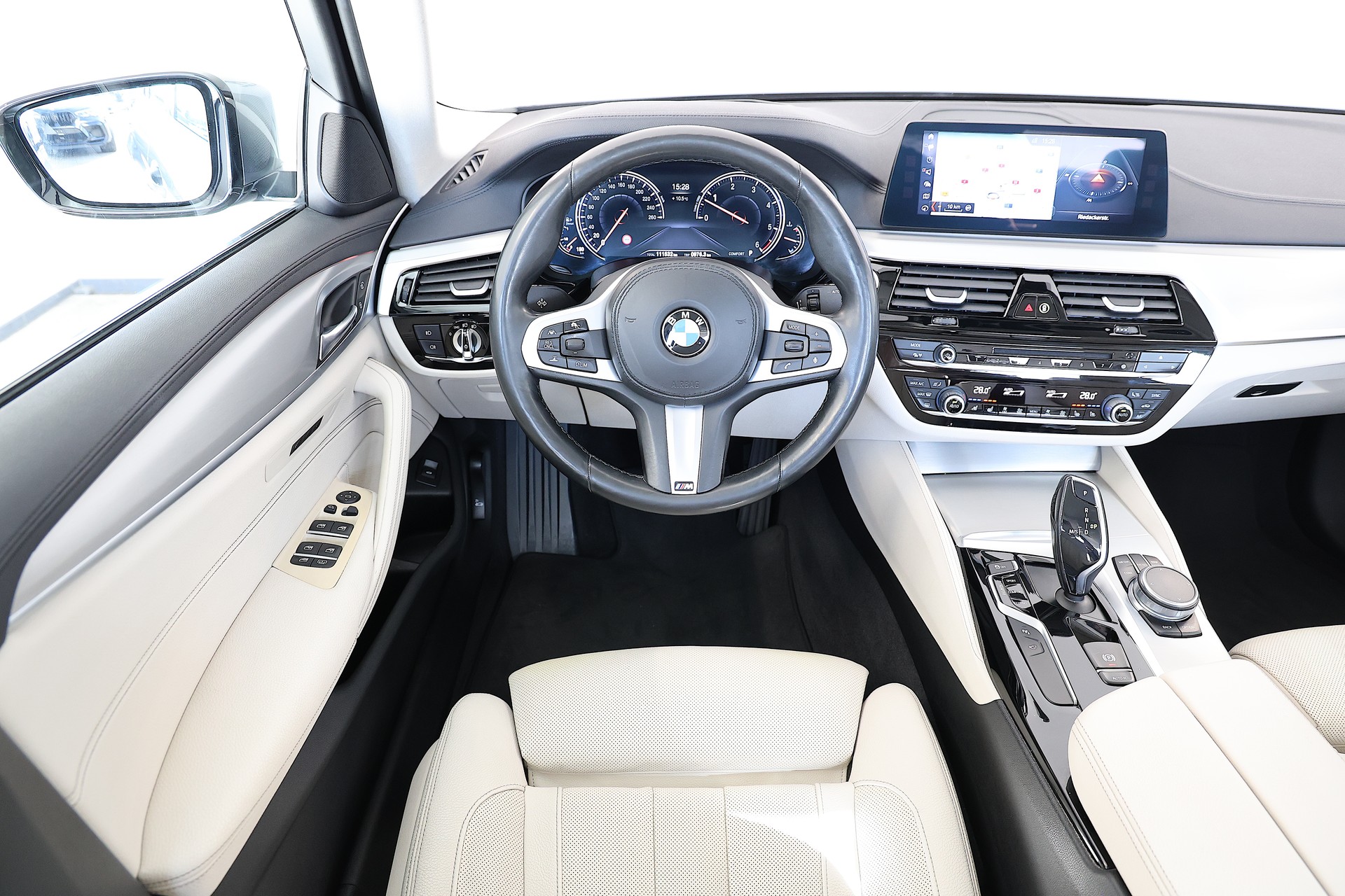 BMW 530d Luxury Line *Traumausstattung* Steptronic-image-8