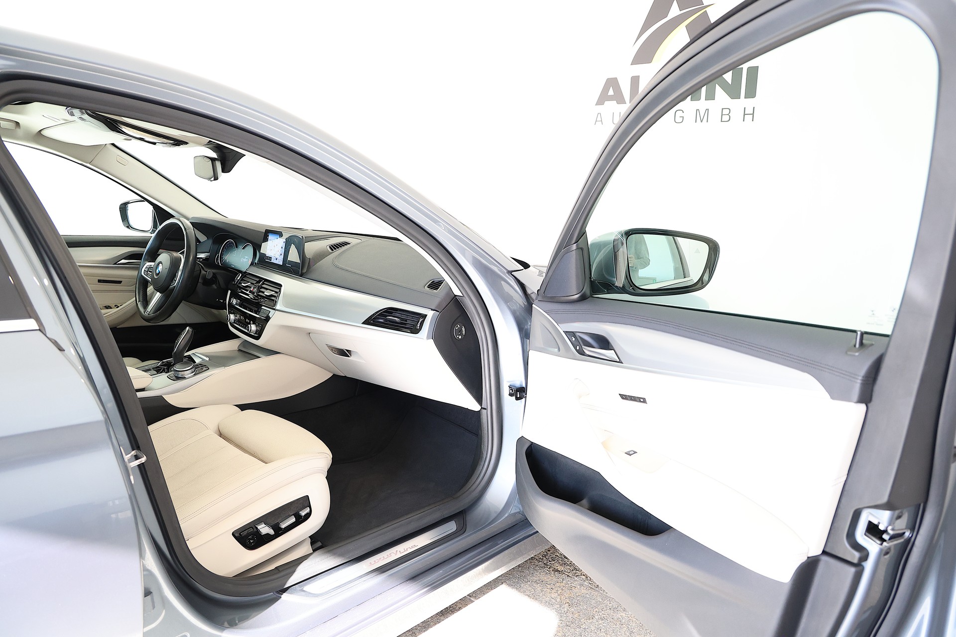 BMW 530d Luxury Line *Traumausstattung* Steptronic-image-10