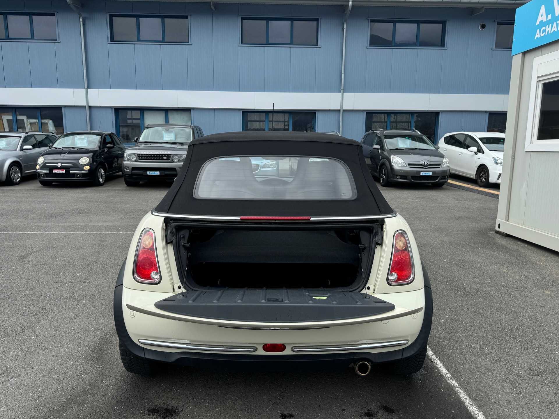 MINI Cooper Cabriolet-image-6