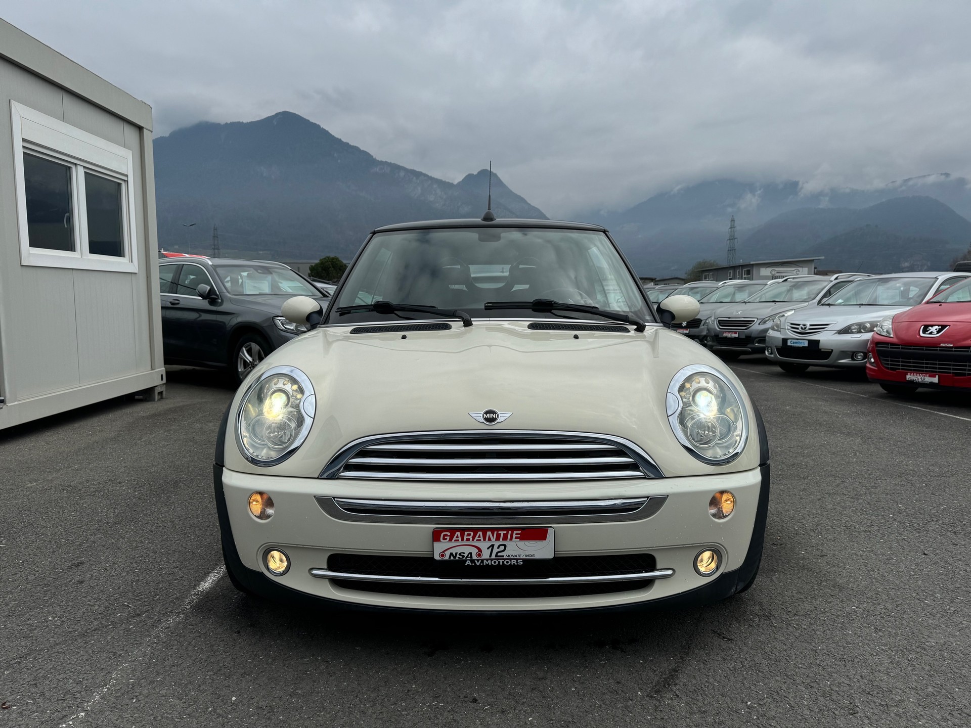 MINI Cooper Cabriolet-image-2
