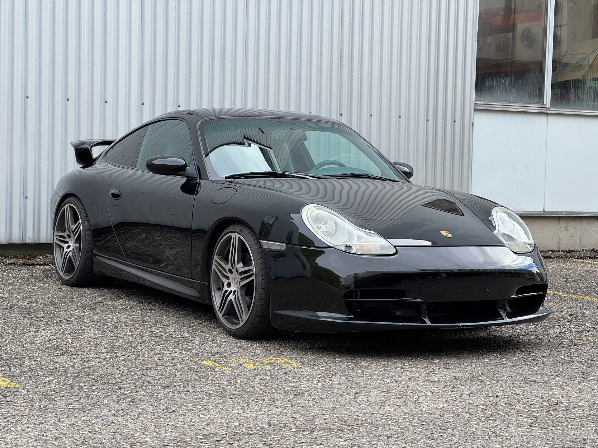 PORSCHE 911 Carrera 4-image-22