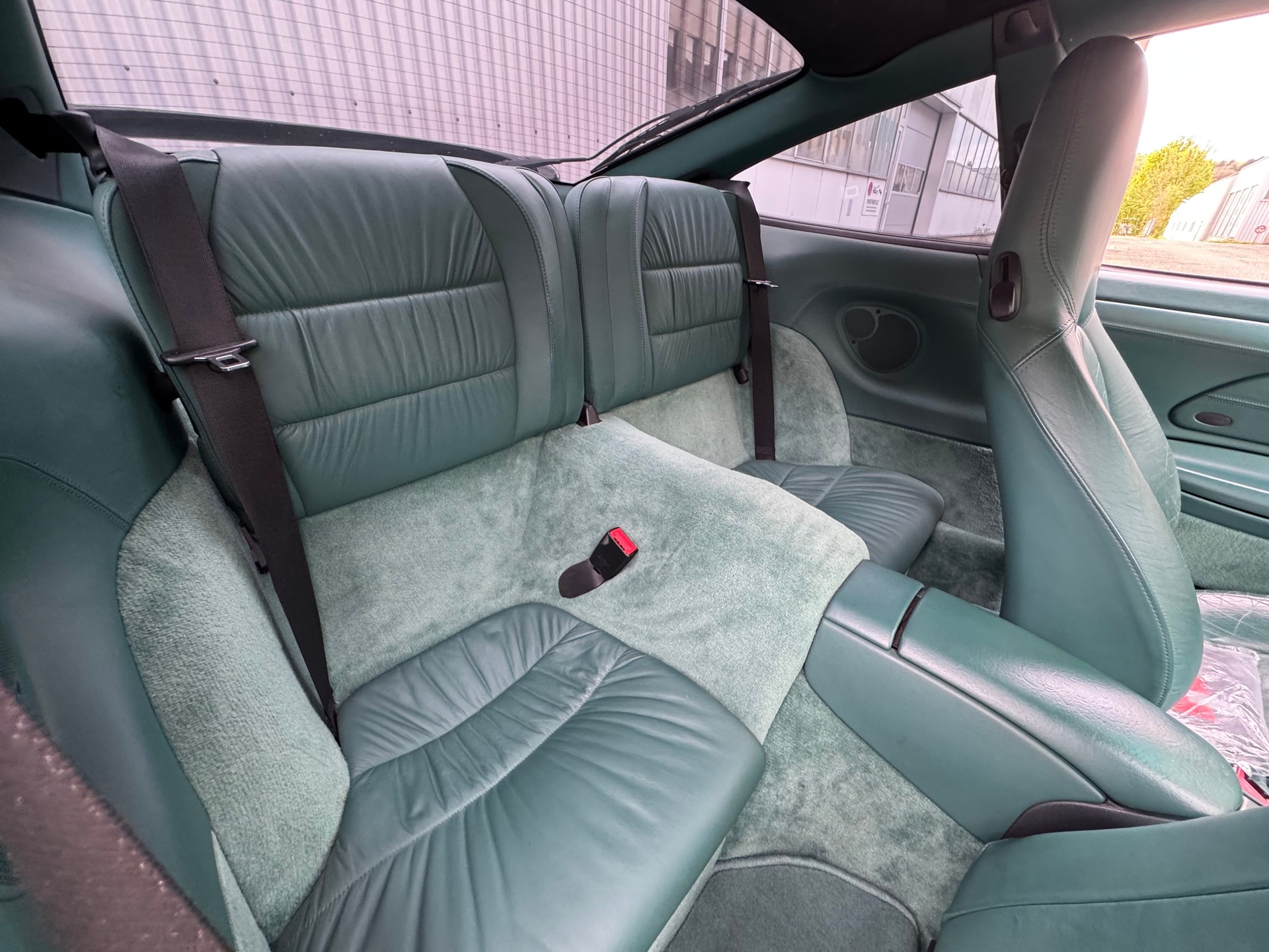 PORSCHE 911 Carrera 4-image-21