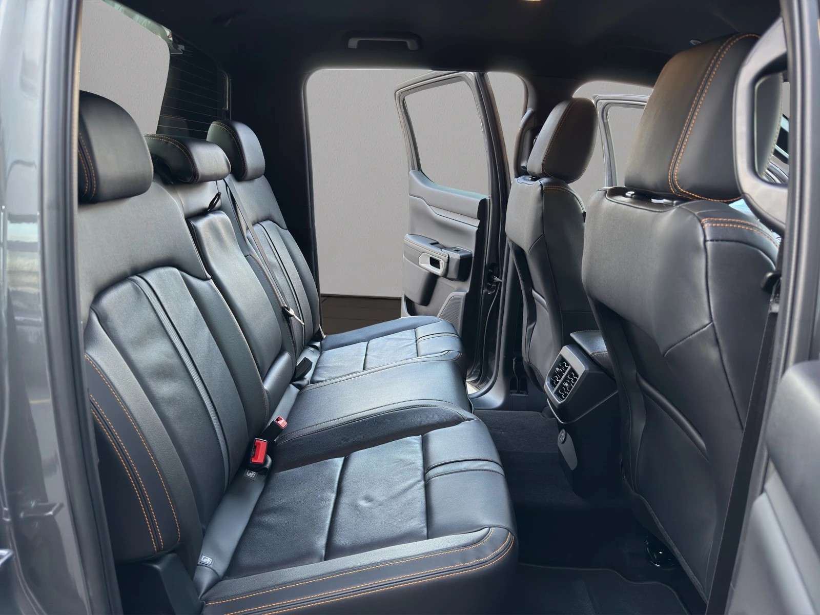 FORD Ranger Wildtrak 2.0 Eco Blue e-4WD Automat-image-17