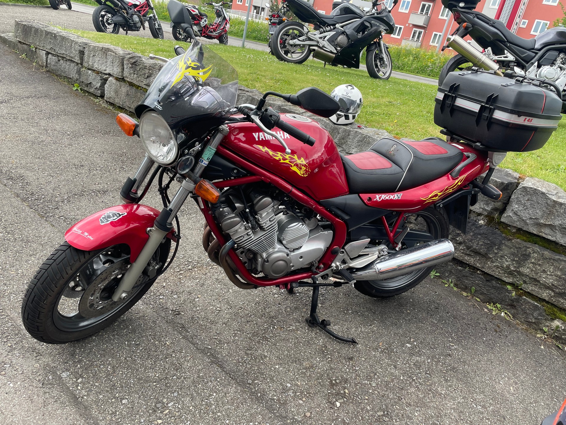 YAMAHA XJ 600