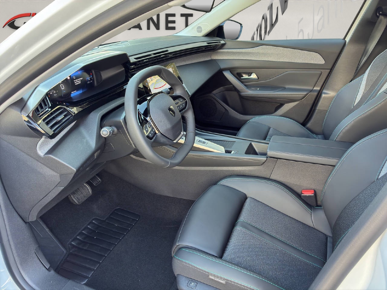 PEUGEOT 308 SW 1.2 Hybrid Style-image-3