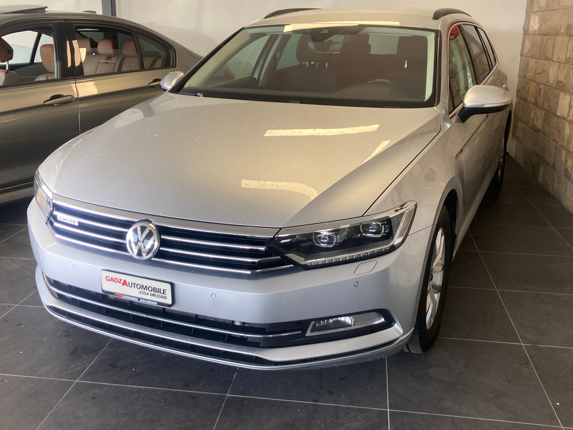 VW Passat Variant 2.0 TDI BMT Family DSG 4Motion-image-1