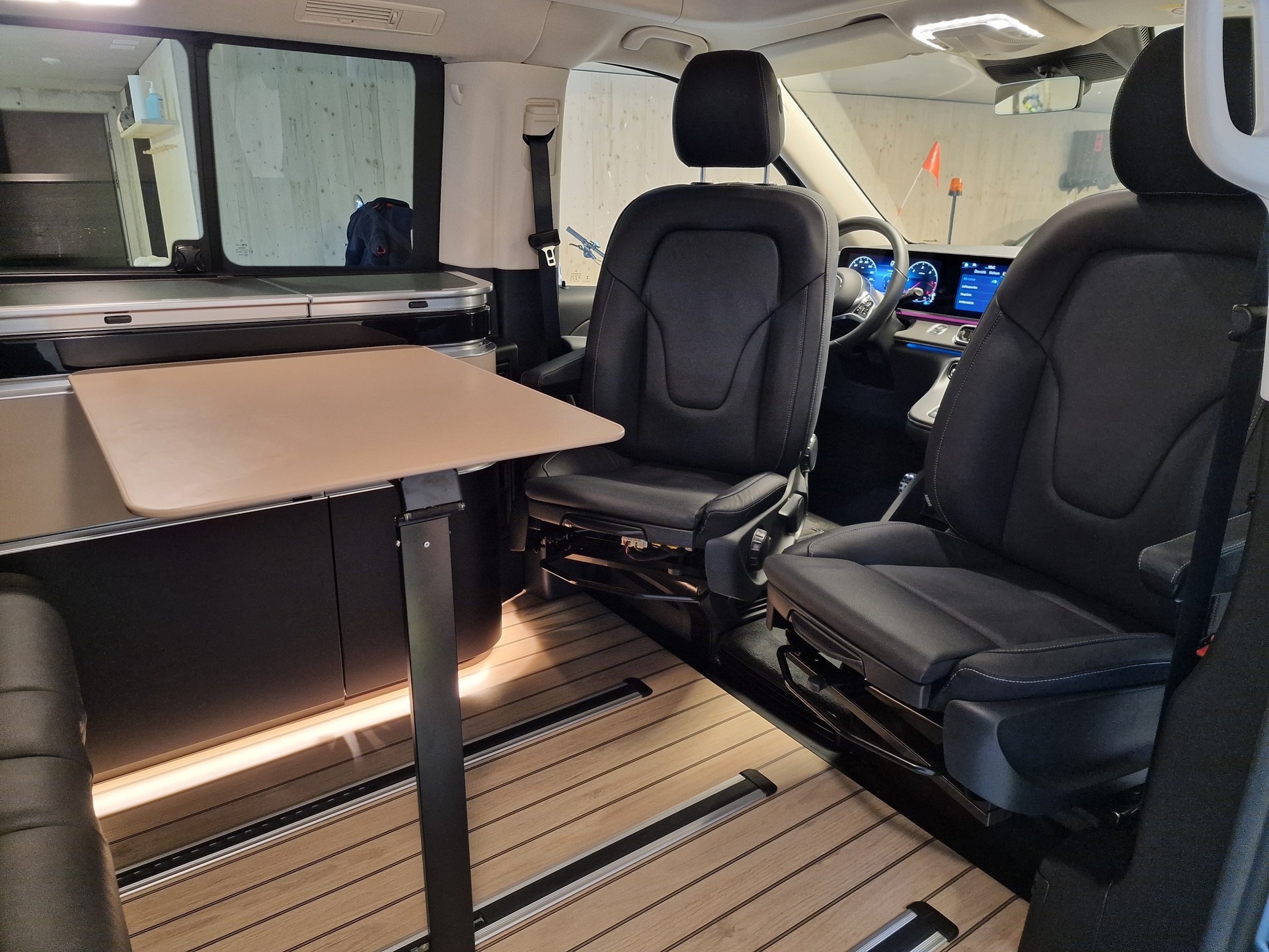 MERCEDES-BENZ Marco Polo 300 d 4M Automat-image-14