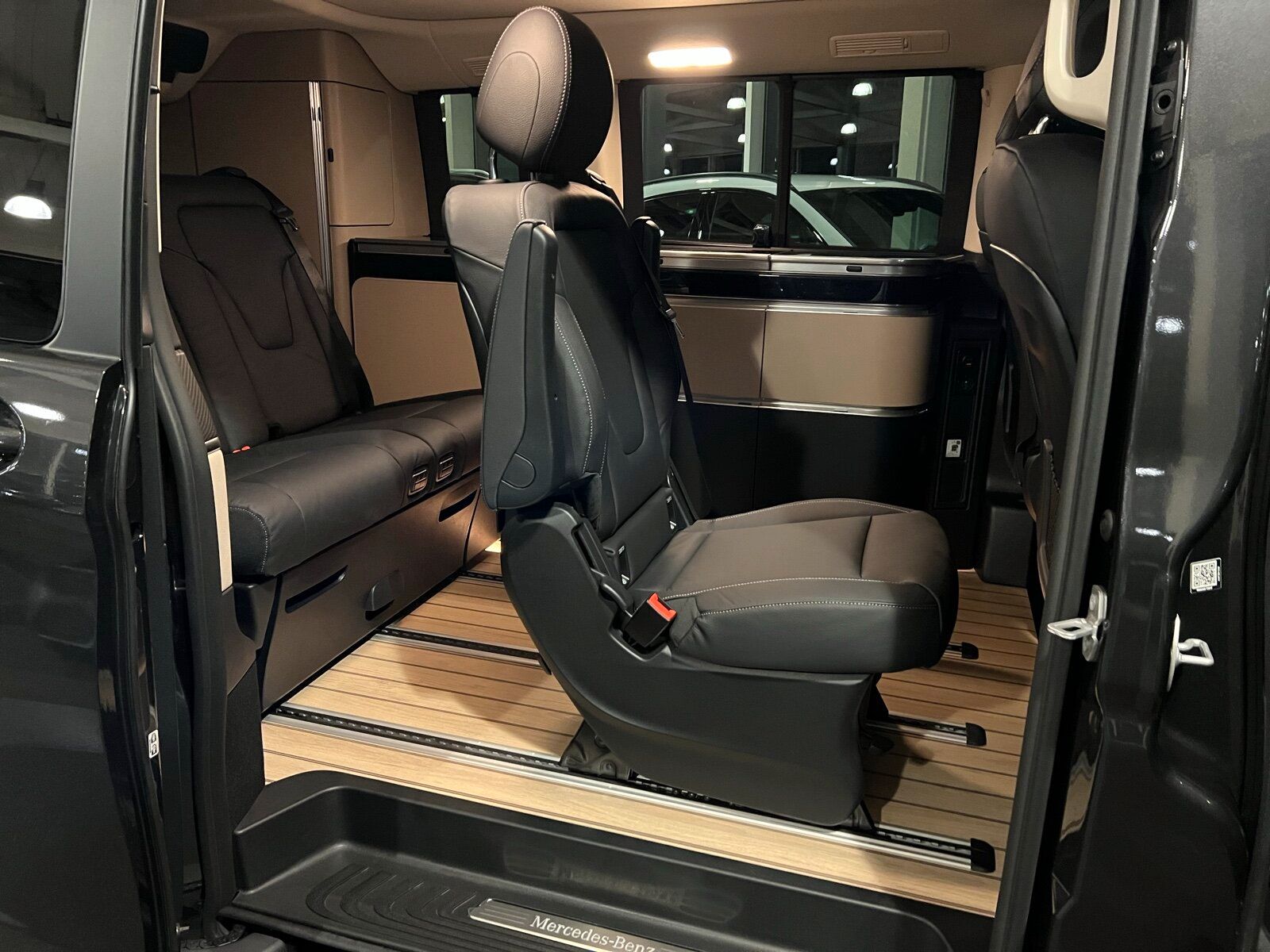 MERCEDES-BENZ Marco Polo 300 d 4M Automat-image-15
