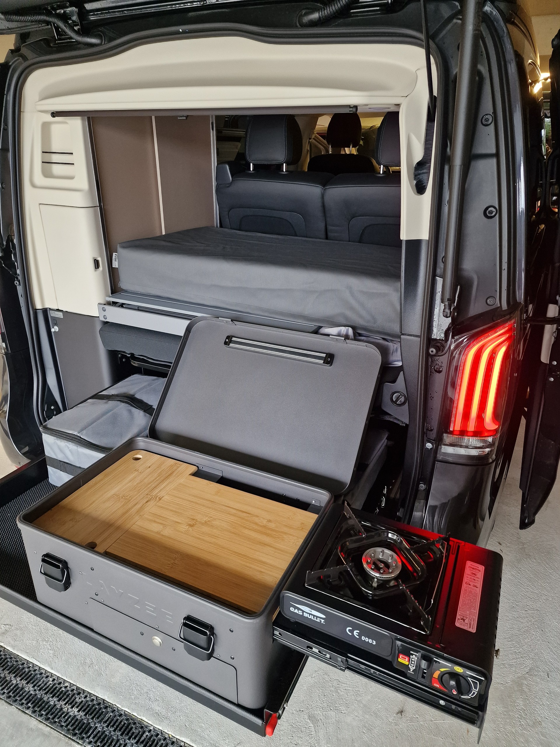 MERCEDES-BENZ Marco Polo 300 d 4M Automat-image-23