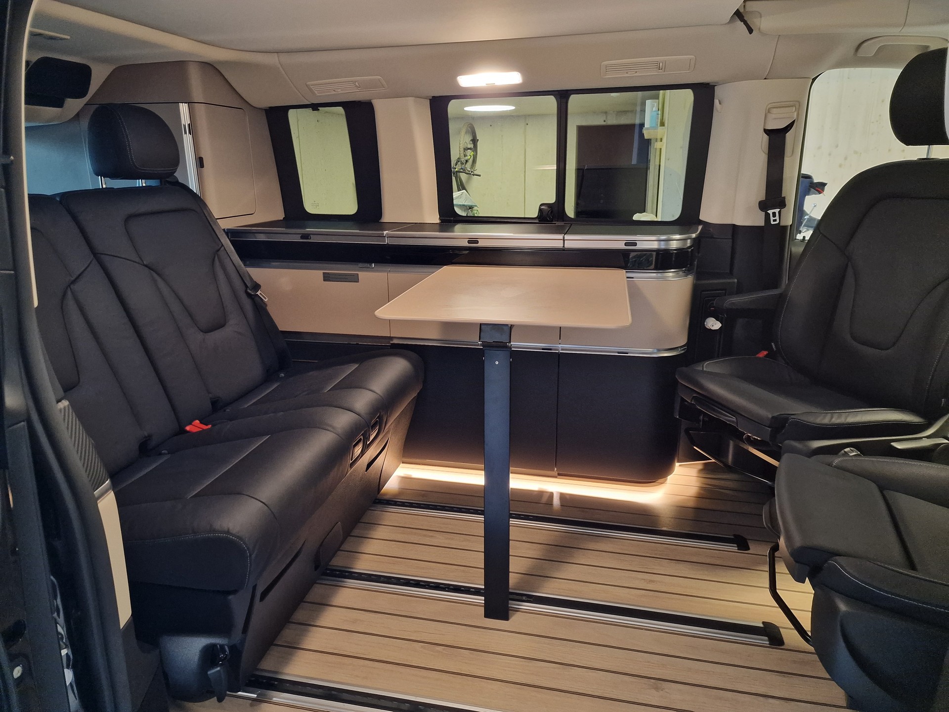 MERCEDES-BENZ Marco Polo 300 d 4M Automat-image-13