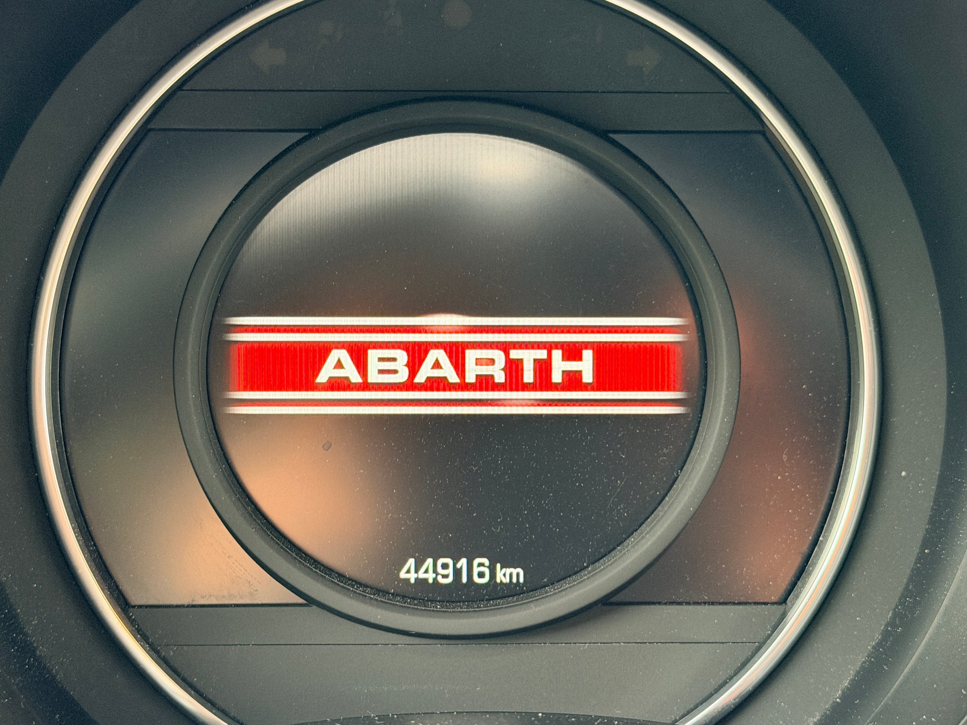 FIAT 595 1.4 16V Turbo Abarth 595 Grand Prix Edition-image-4