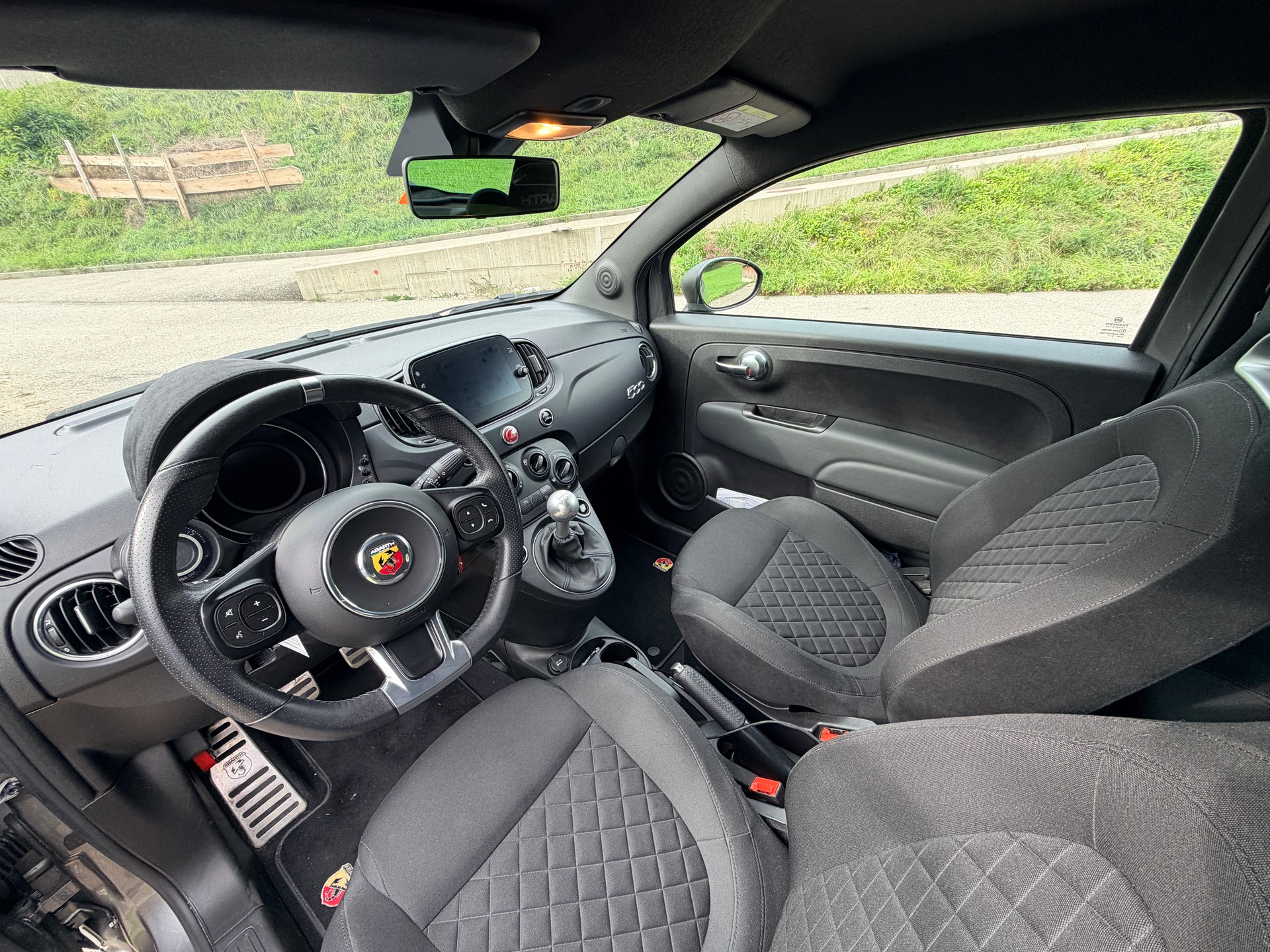 FIAT 595 1.4 16V Turbo Abarth 595 Grand Prix Edition-image-5