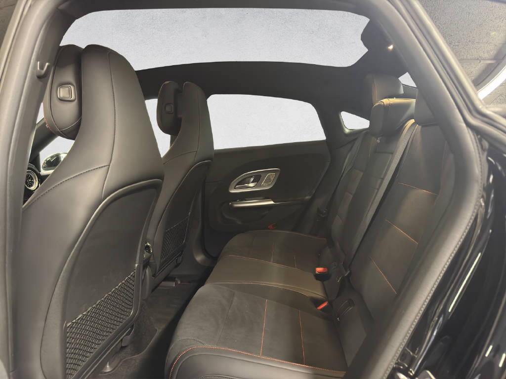 MERCEDES-BENZ CLA 350 AMG Line 4Matic EQ-image-12