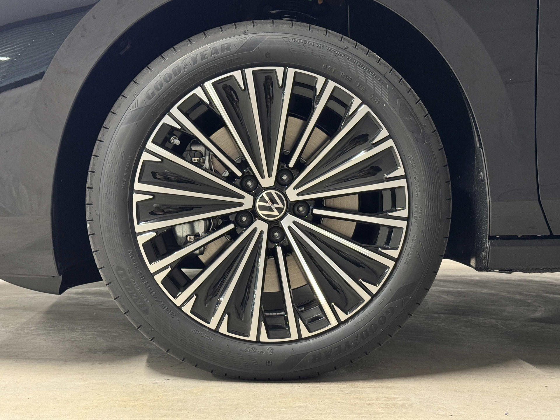 VW Passat Variant 2.0 TDI evo Elegance 4 Motion DSG-image-18