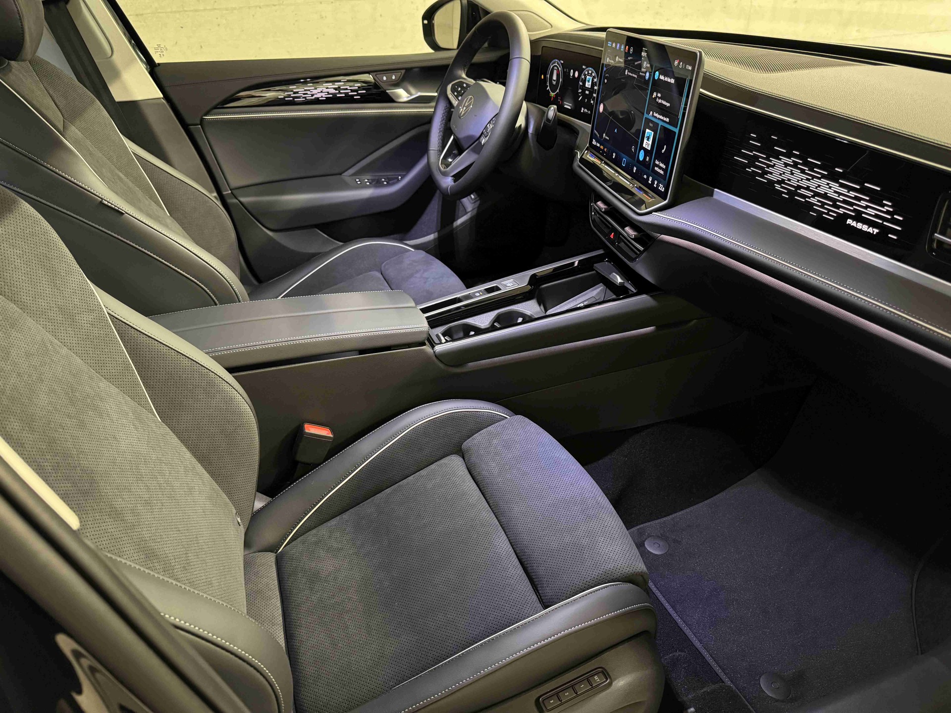 VW Passat Variant 2.0 TDI evo Elegance 4 Motion DSG-image-10