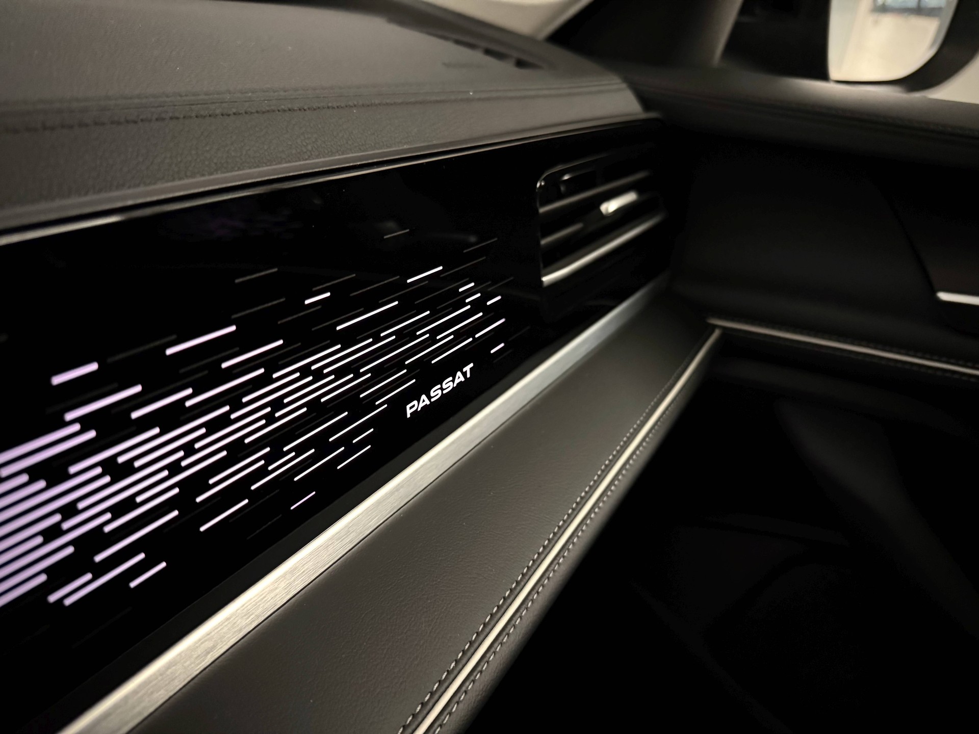 VW Passat Variant 2.0 TDI evo Elegance 4 Motion DSG-image-14