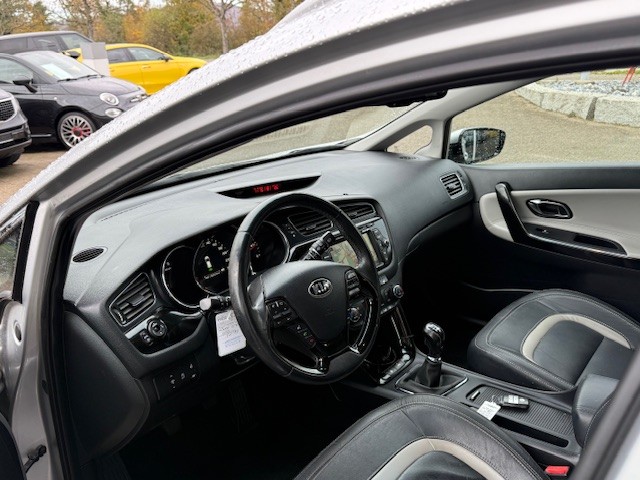 KIA Ceed Sportswagon 1.6 GDi Style-image-4