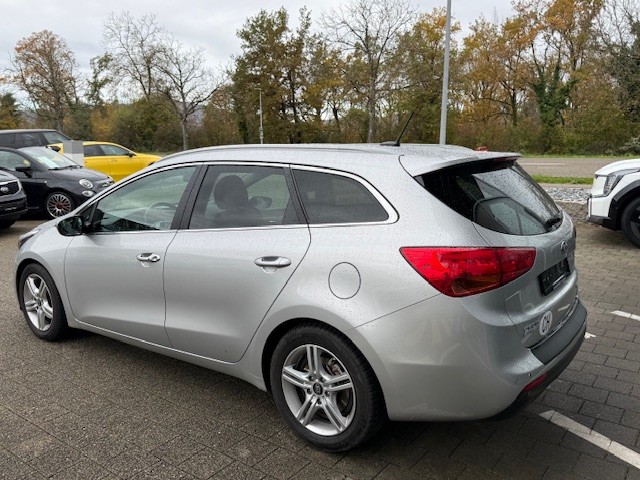 KIA Ceed Sportswagon 1.6 GDi Style-image-3