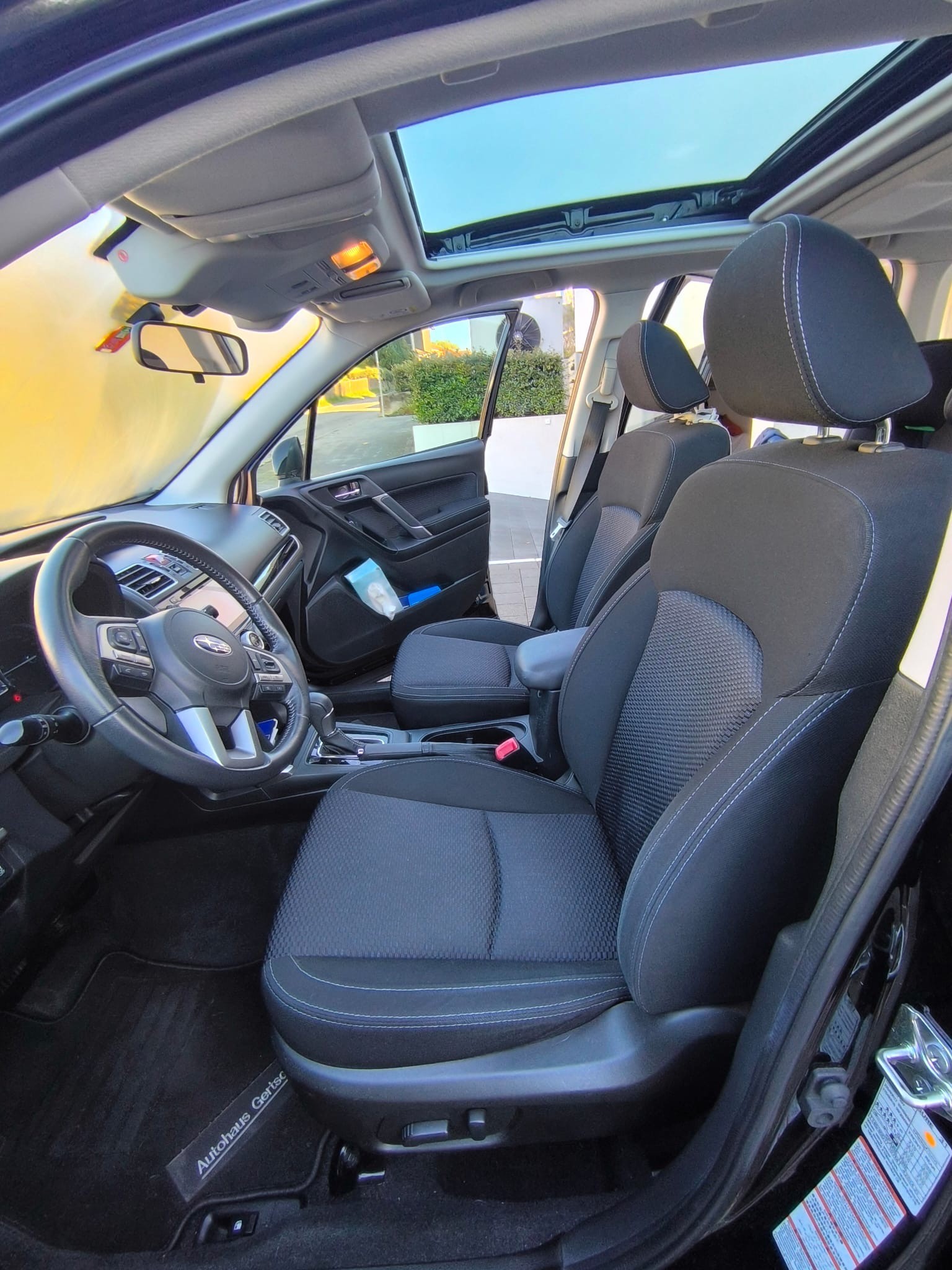 SUBARU Forester 2.0i Swiss Plus Lineartronic-image-2