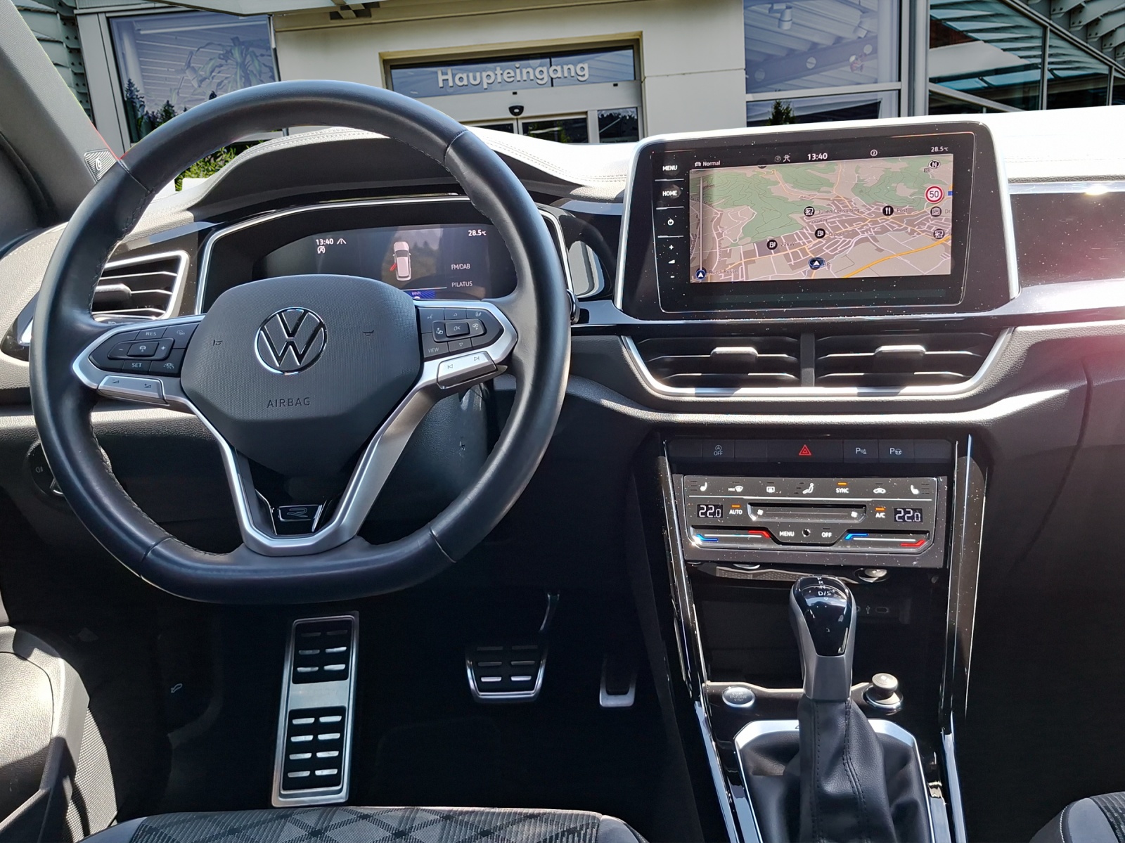 VW T-Roc 2.0 TSI R-Line DSG 4Motion-image-10