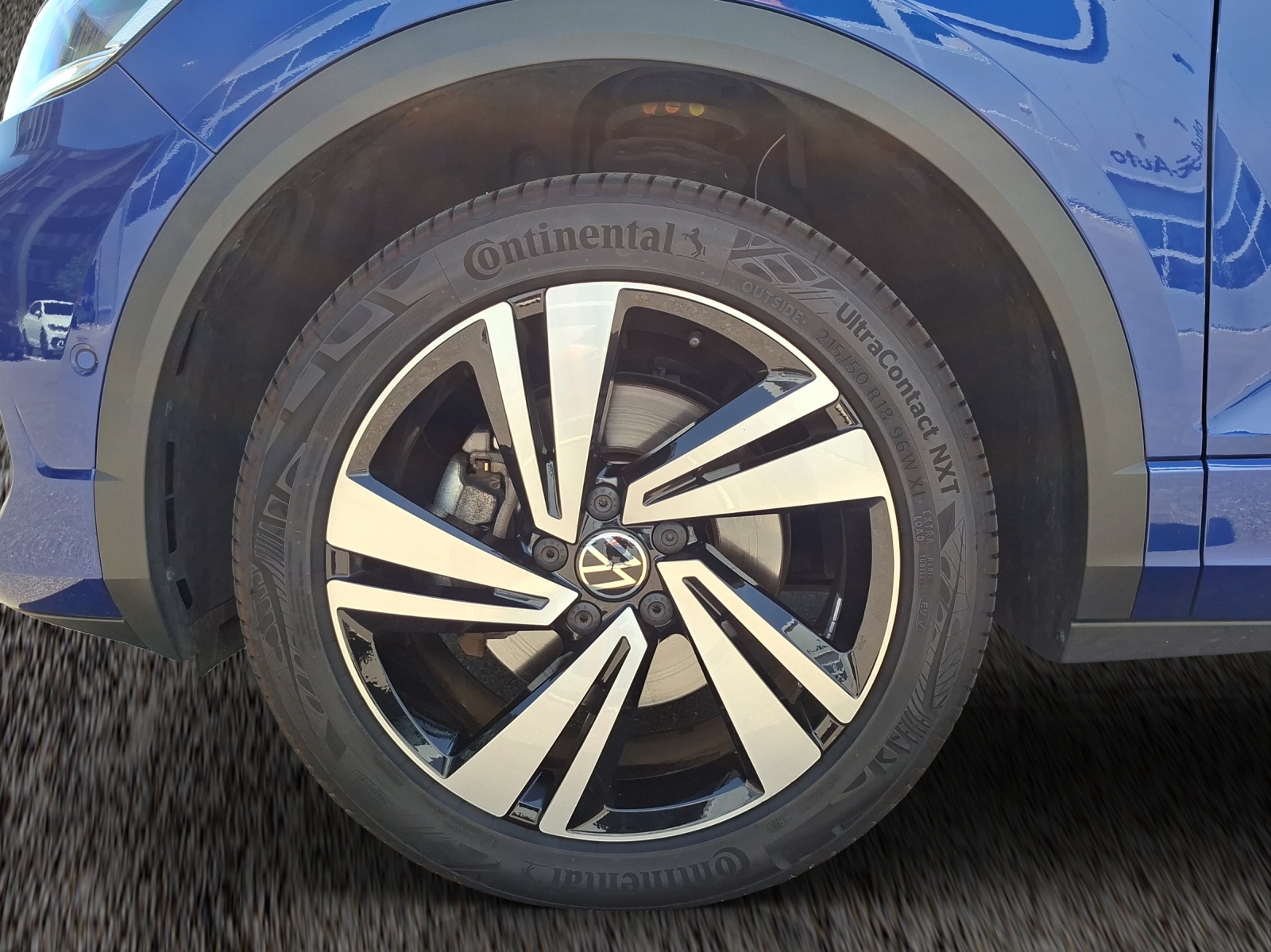 VW T-Roc 2.0 TSI R-Line DSG 4Motion-image-3