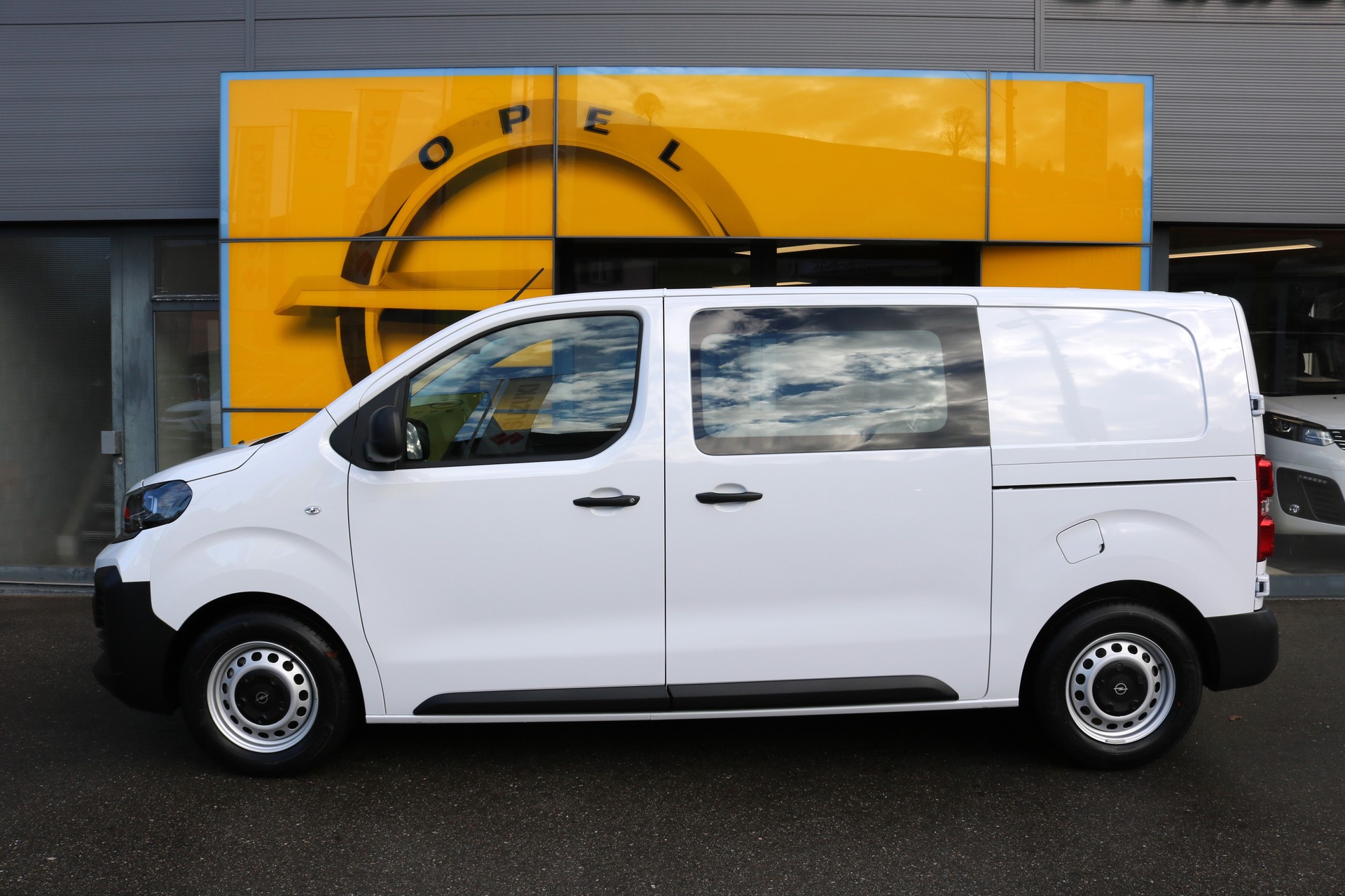 OPEL Vivaro Cargo 1.5 D M-showroom-element-1