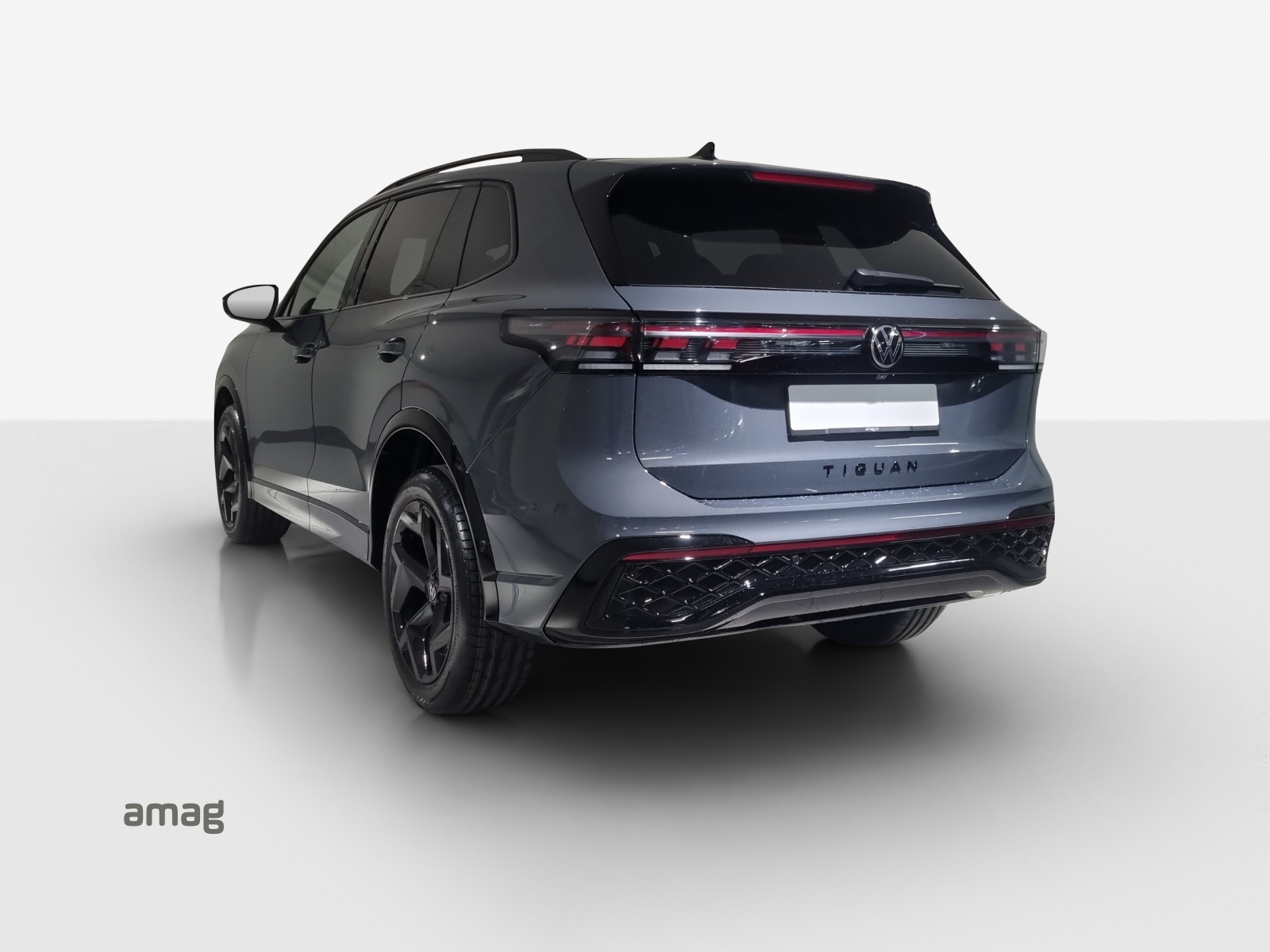 VW Tiguan 2.0 TSI DSG R-Line 4Motion-image-2
