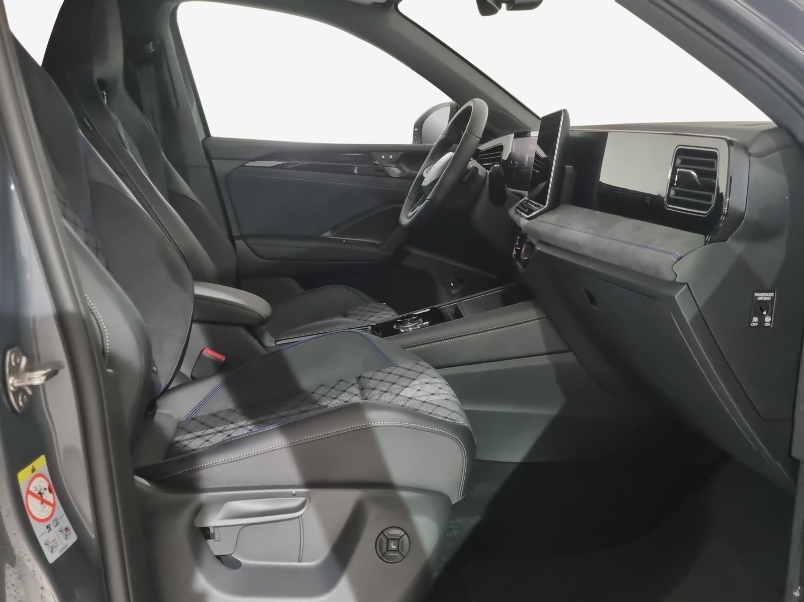 VW Tiguan 2.0 TSI DSG R-Line 4Motion-image-15