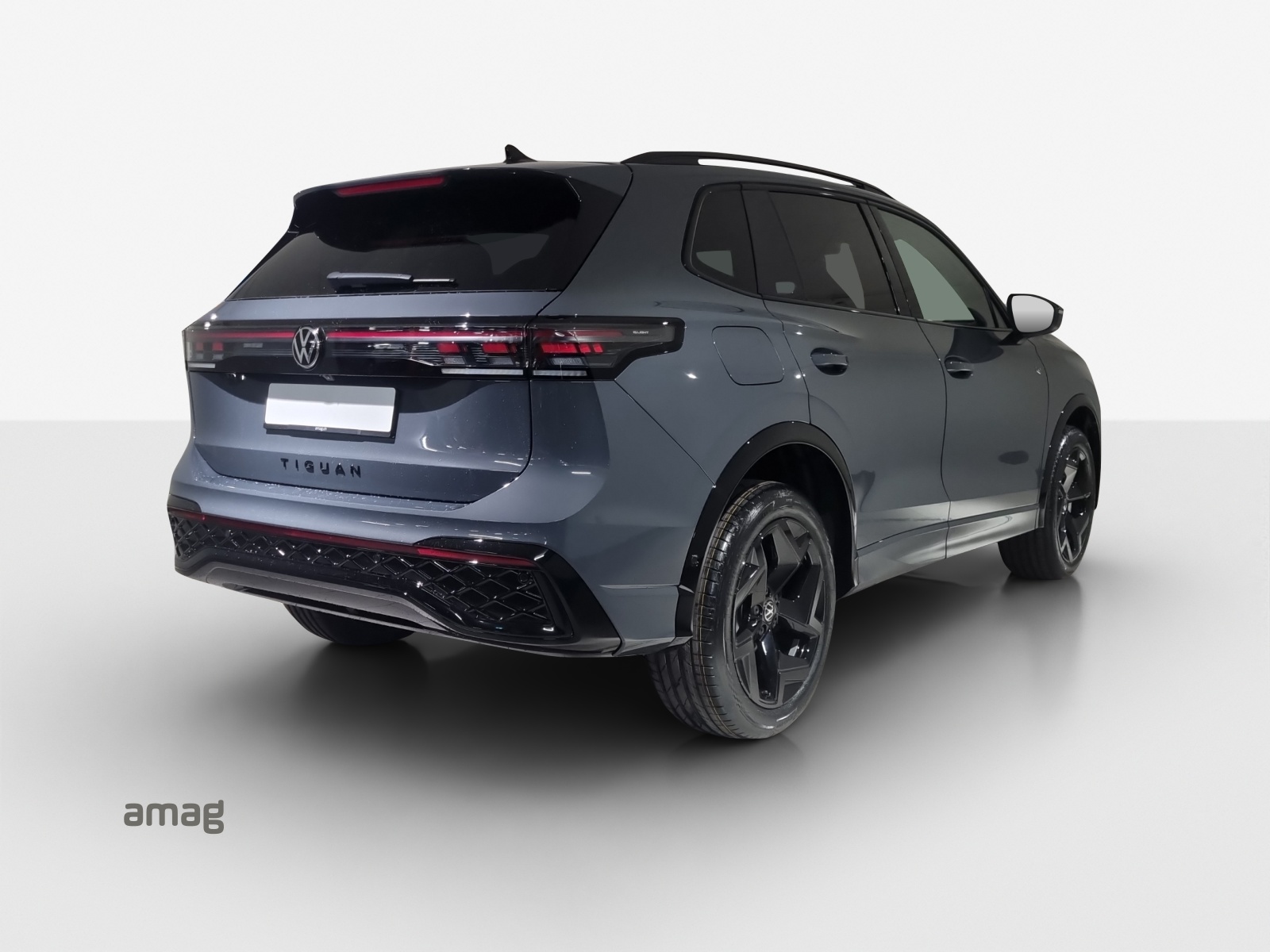 VW Tiguan 2.0 TSI DSG R-Line 4Motion-image-4