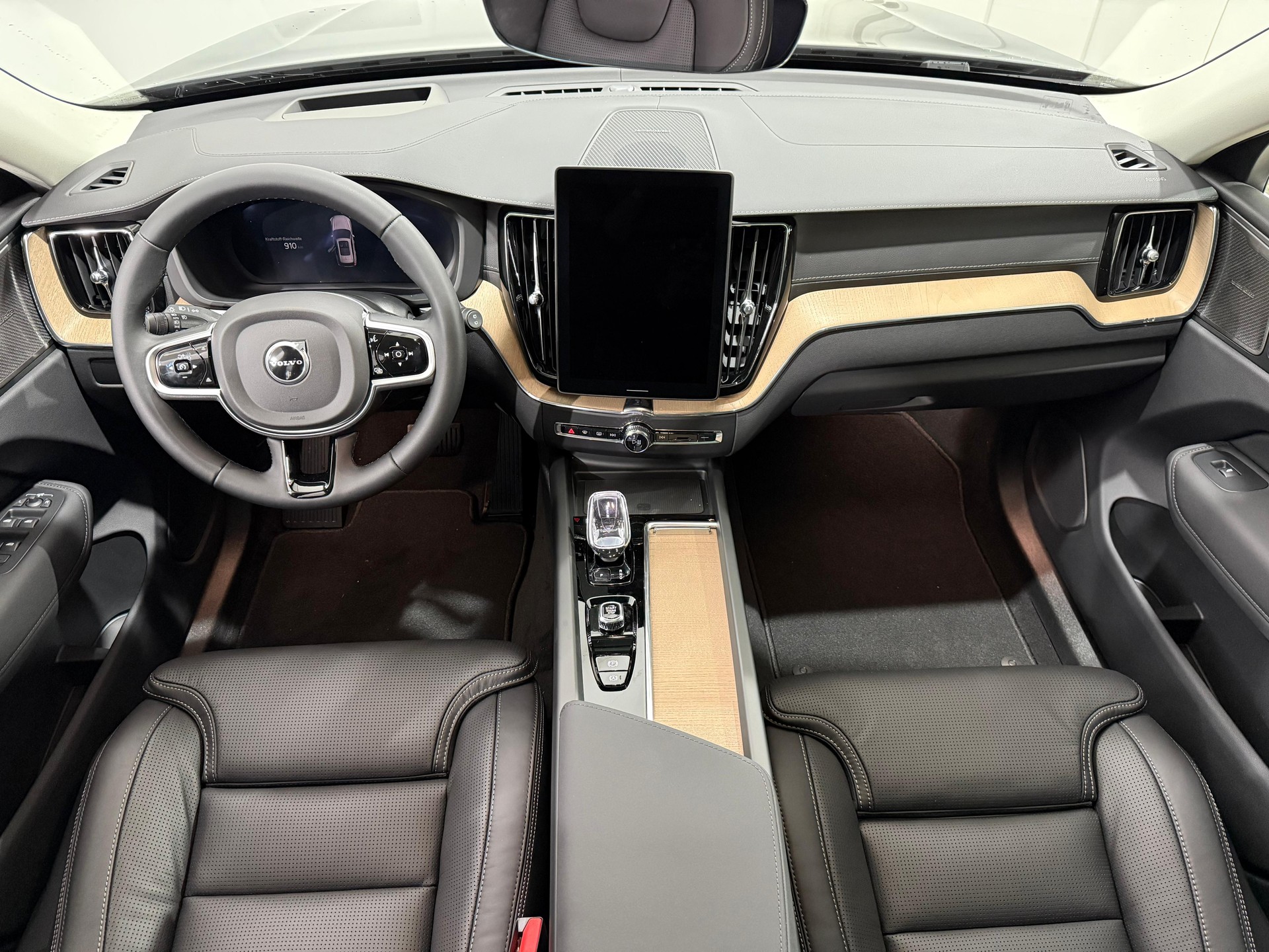 VOLVO XC60 2.0 T6 TE Ultra Bright eA-image-4