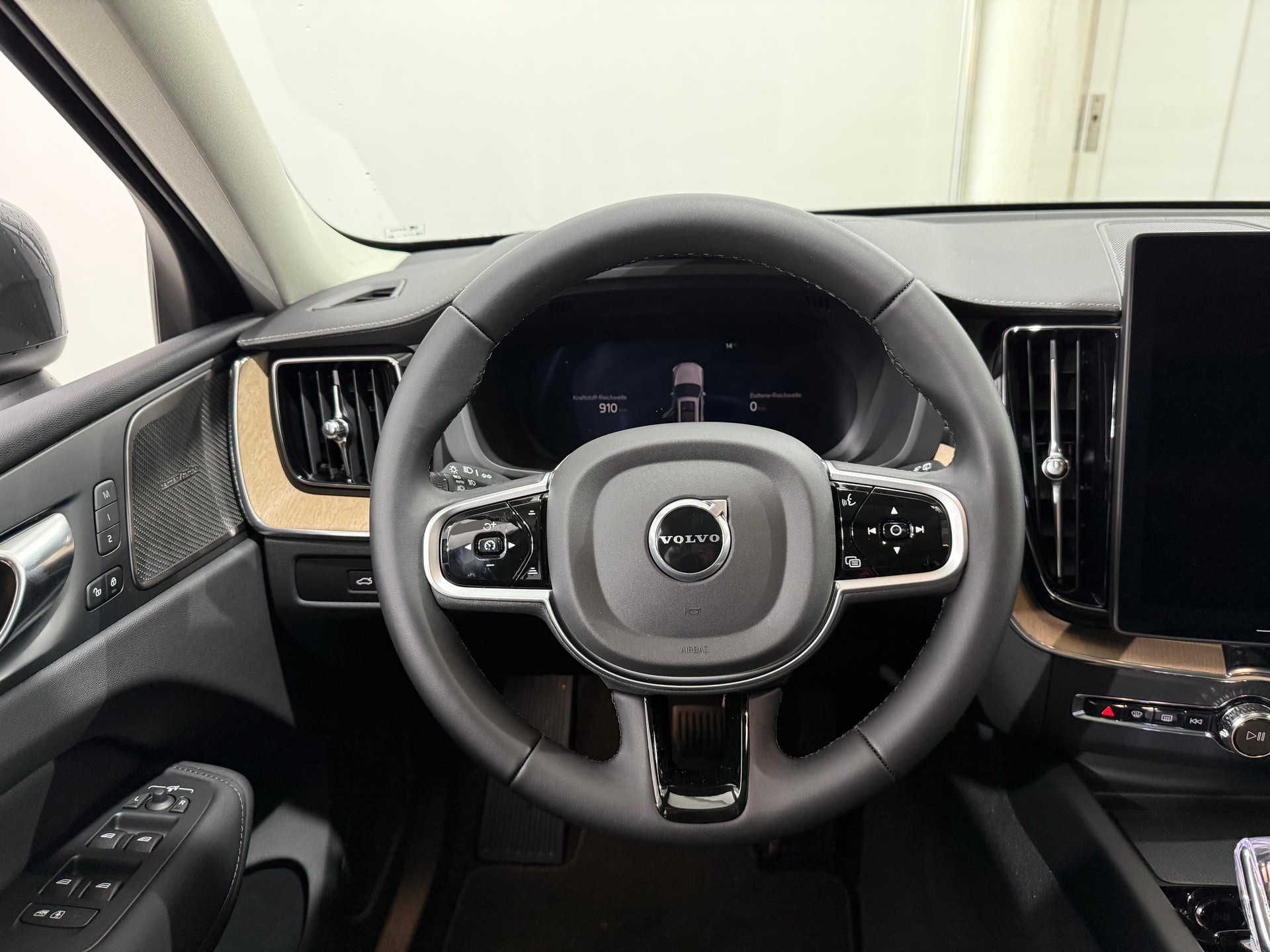 VOLVO XC60 2.0 T6 TE Ultra Bright eA-image-12