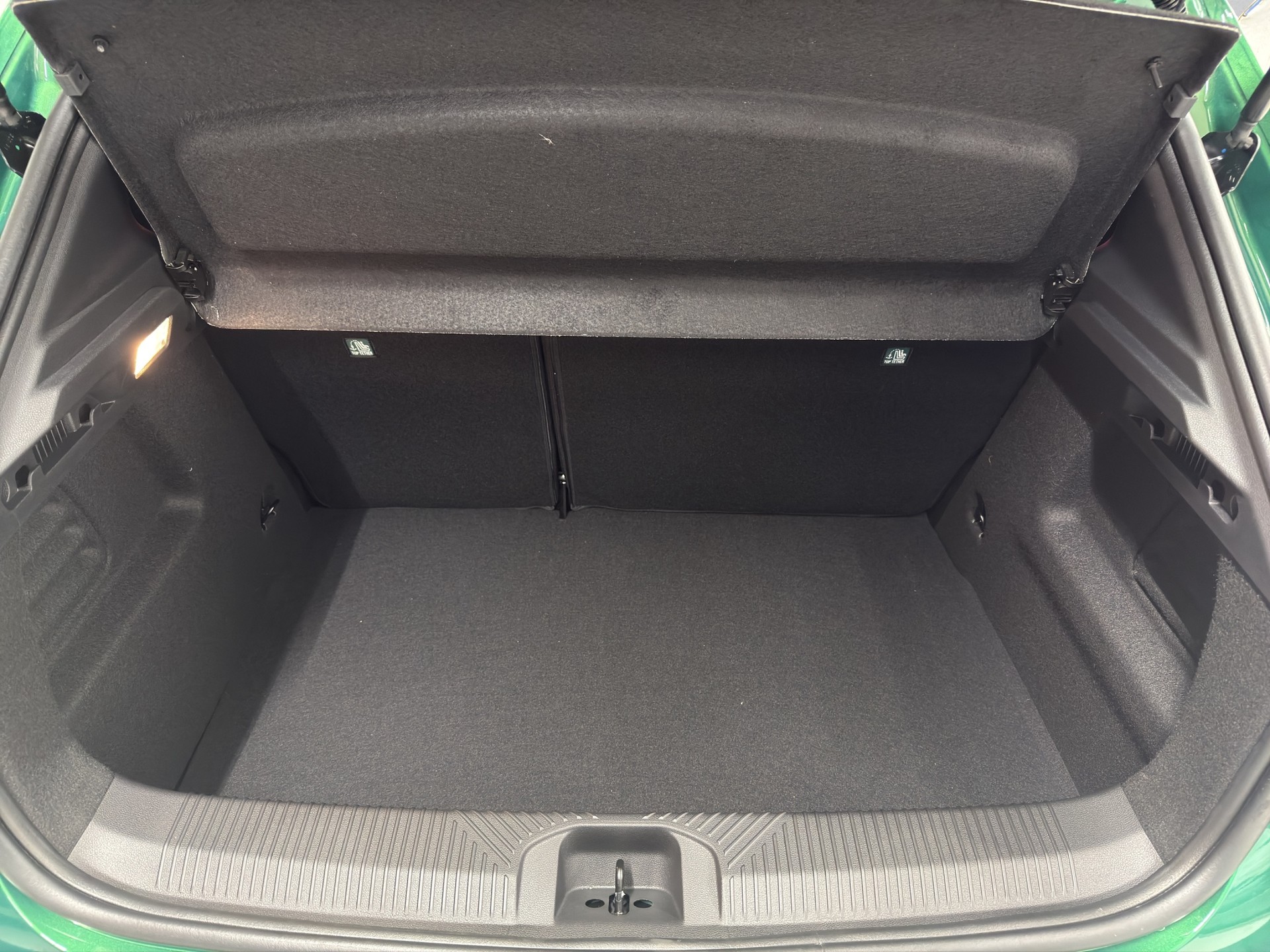 RENAULT Clio 1.8 E-Tech Techno-image-15