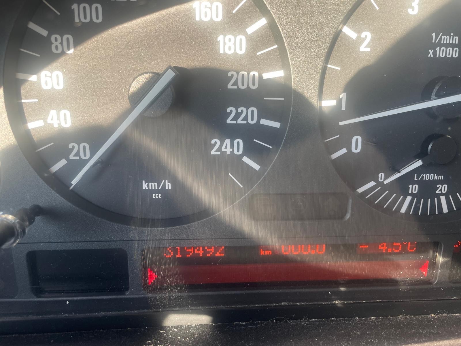 BMW X5 4.4i-image-13