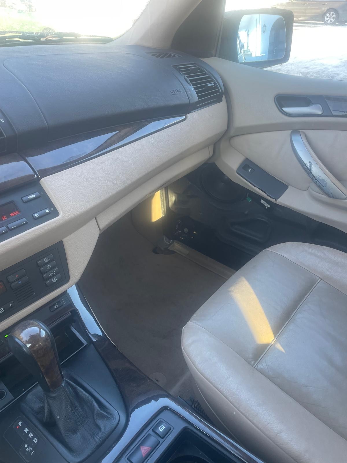 BMW X5 4.4i-image-11