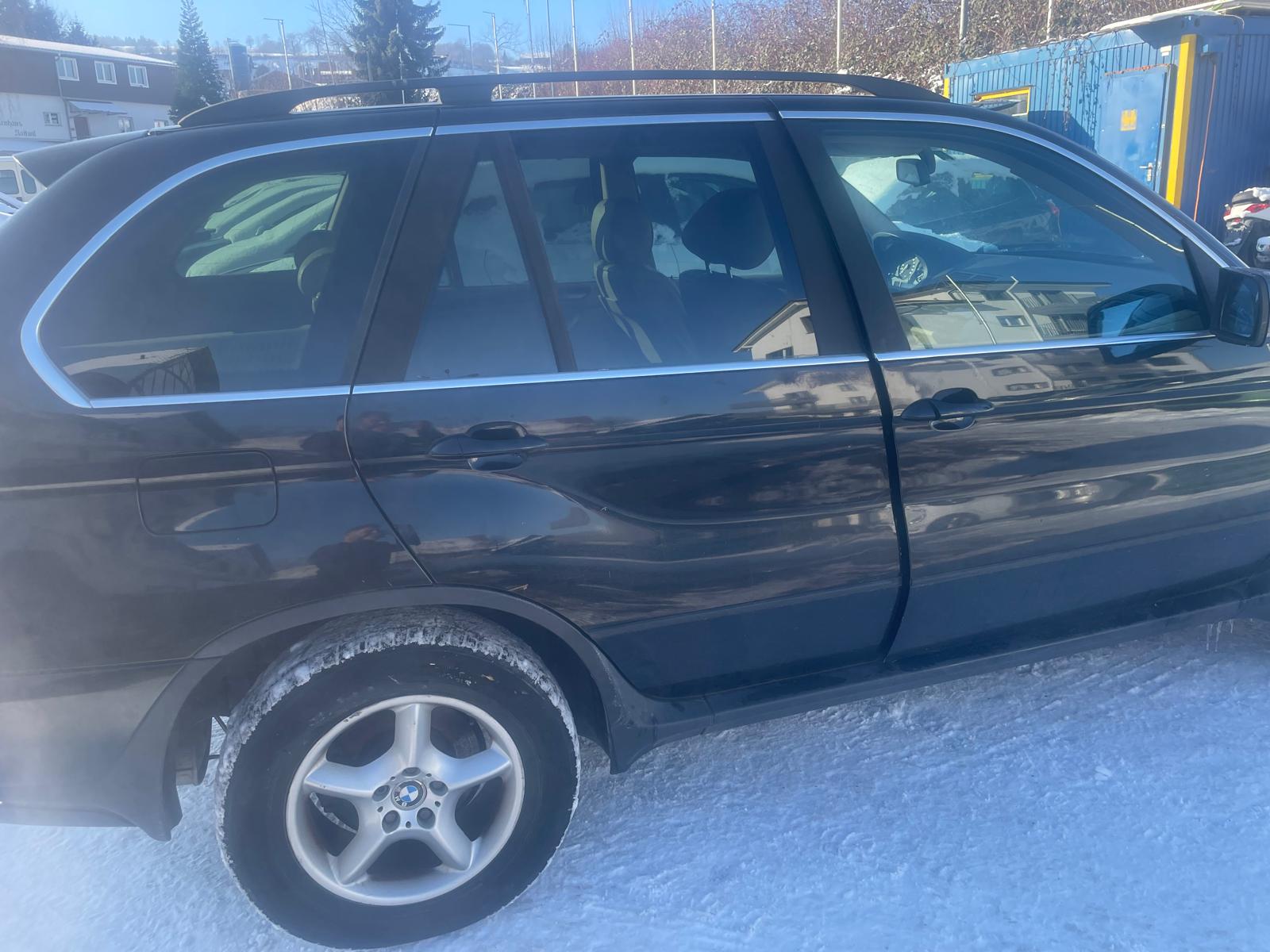 BMW X5 4.4i-image-5