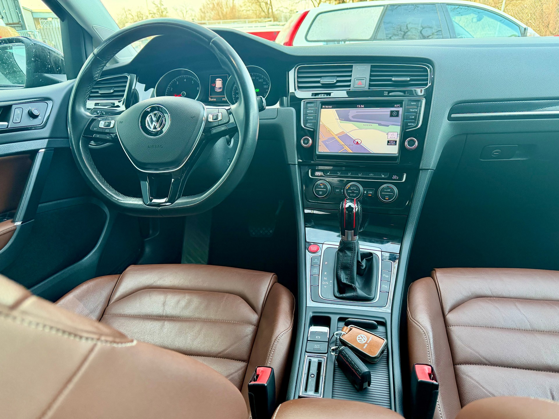 VW Golf 1.4 TSI Highline DSG - Panorama - Leder - ACC - LED - Rückfahrkamera --image-6