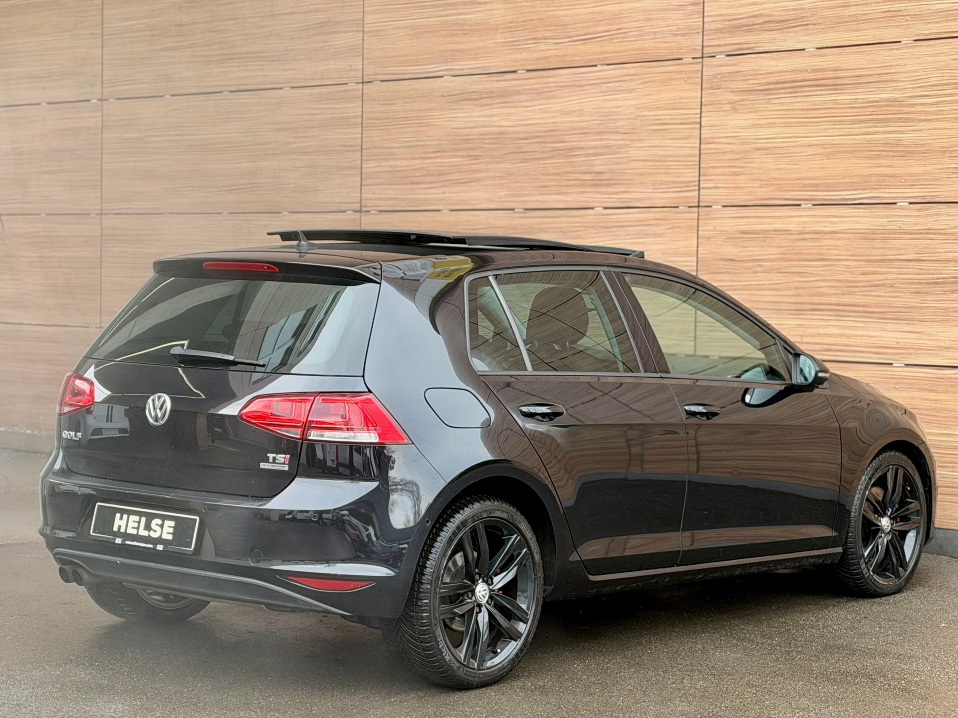 VW Golf 1.4 TSI Highline DSG - Panorama - Leder - ACC - LED - Rückfahrkamera --image-2