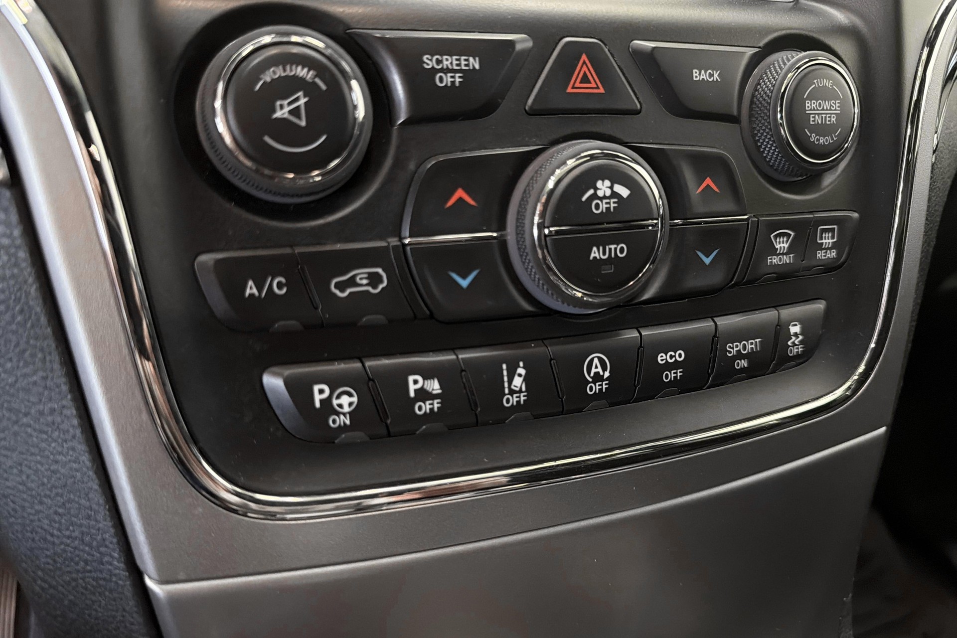 JEEP Grand Cherokee 3.0 CRD Trailhawk Automatic-image-12