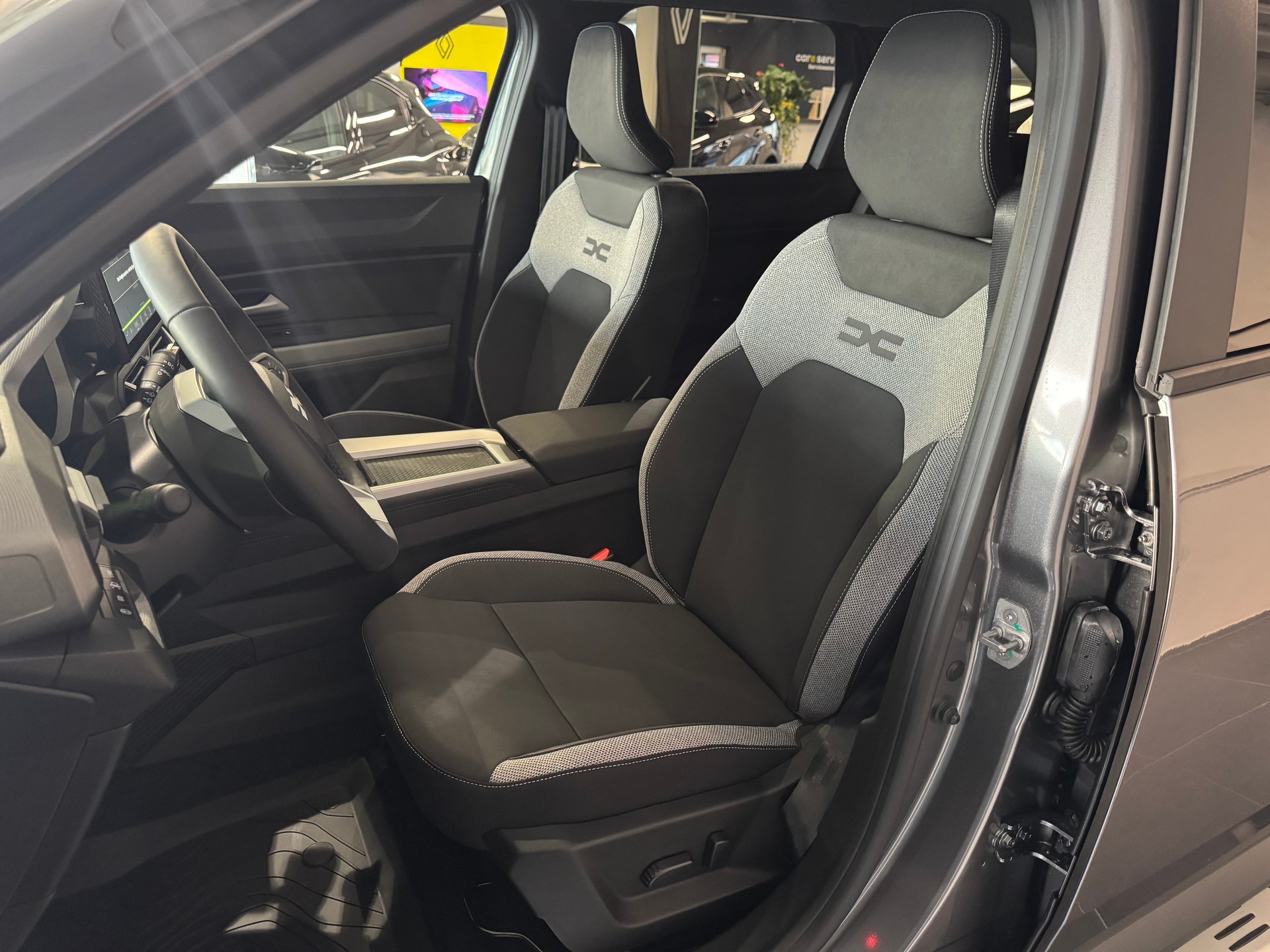DACIA BIGSTER journey hybrid 155-image-11