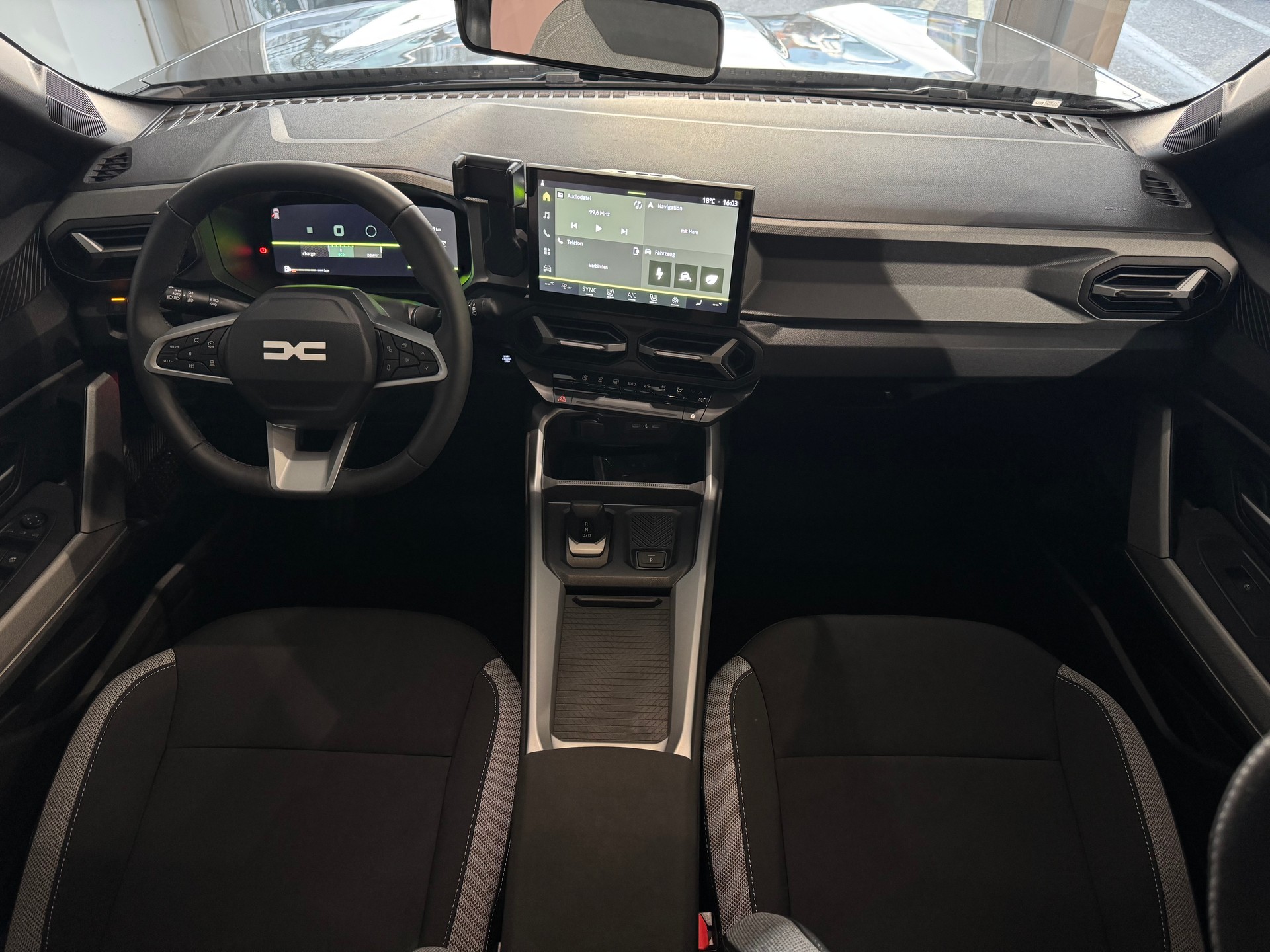 DACIA BIGSTER journey hybrid 155-image-7