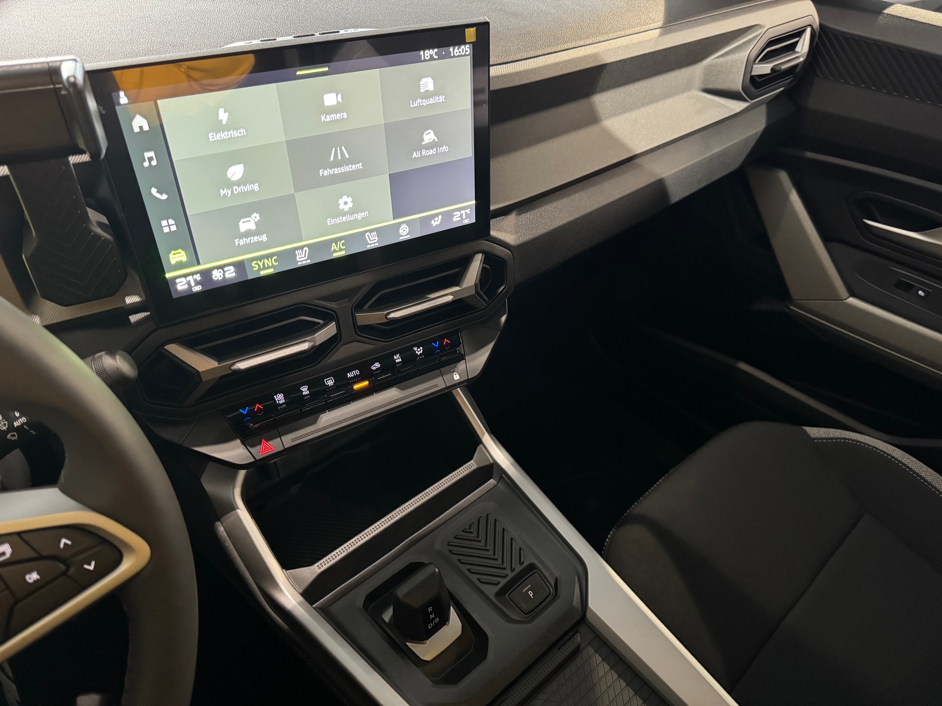 DACIA BIGSTER journey hybrid 155-image-8