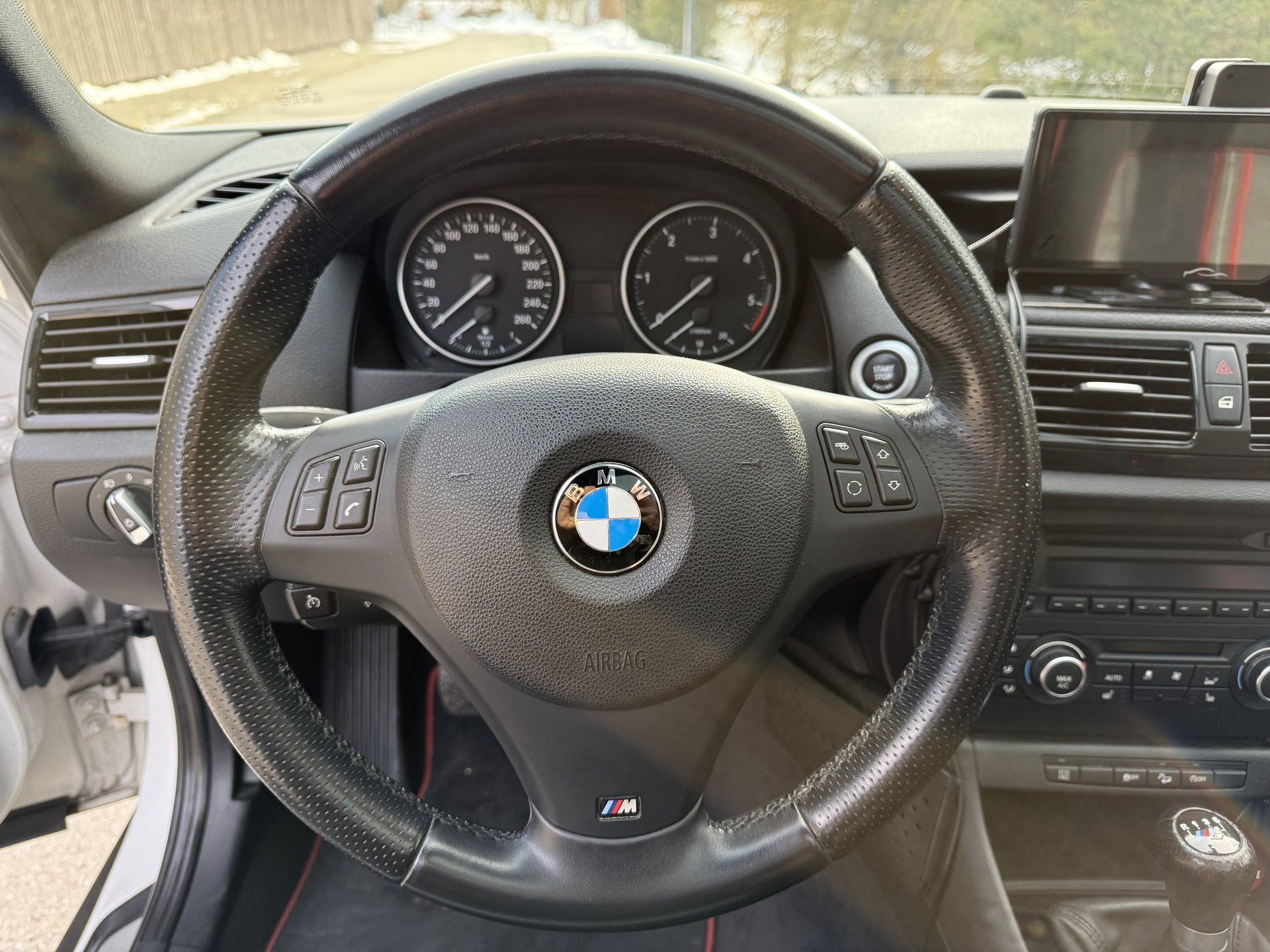 BMW X1 xDrive 18d-image-13