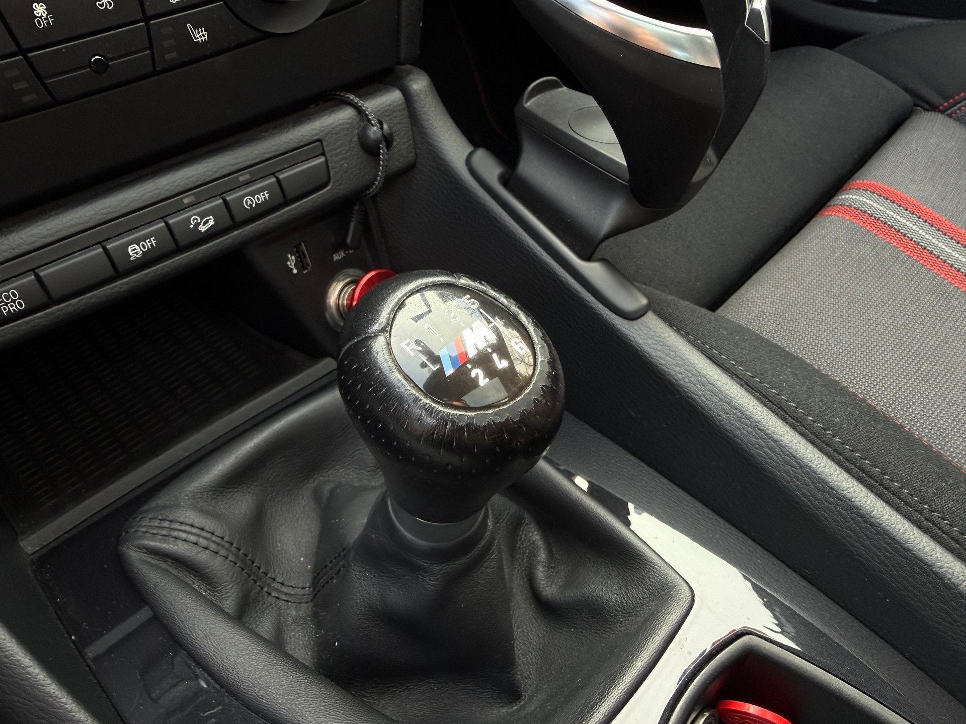 BMW X1 xDrive 18d-image-4