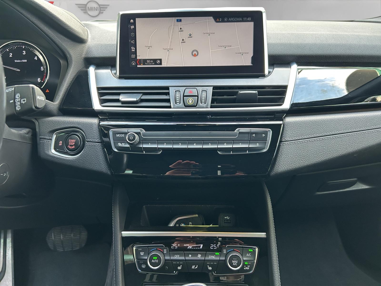BMW 220d xDrive SAG Active Tourer-image-9