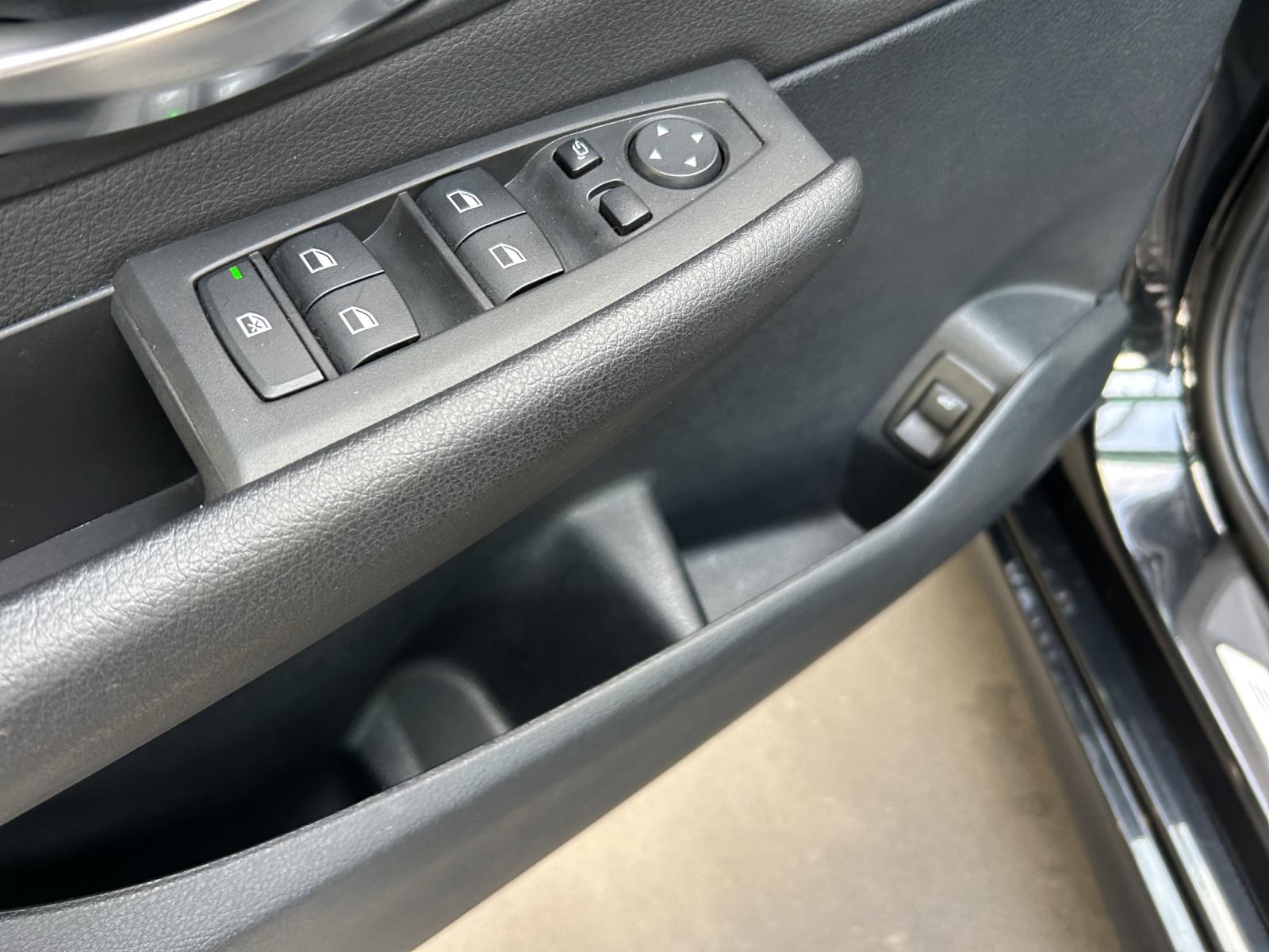 BMW 220d xDrive SAG Active Tourer-image-21